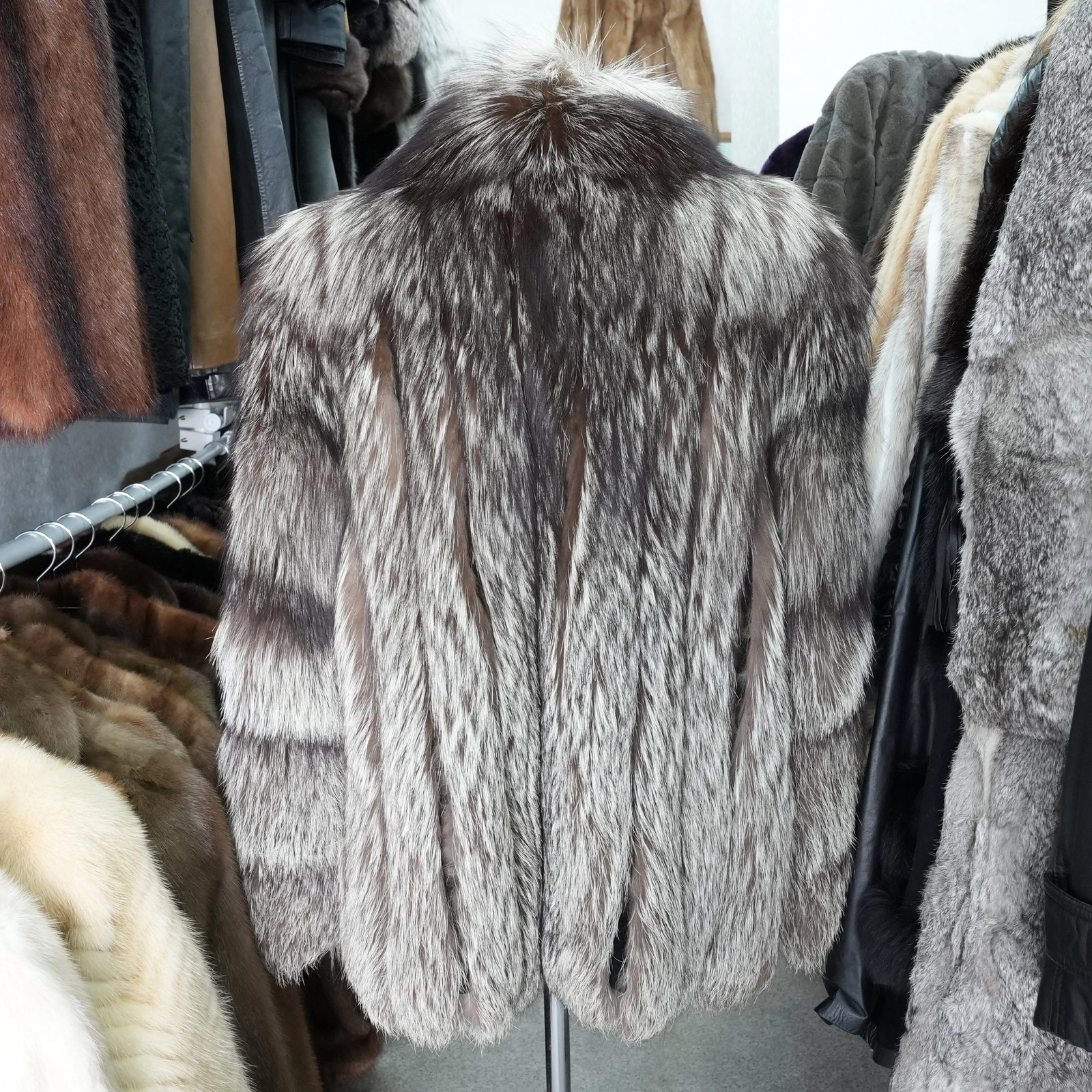 Silver Fox Coat SAGA FOX – Genuine Vintage Fur From Japan