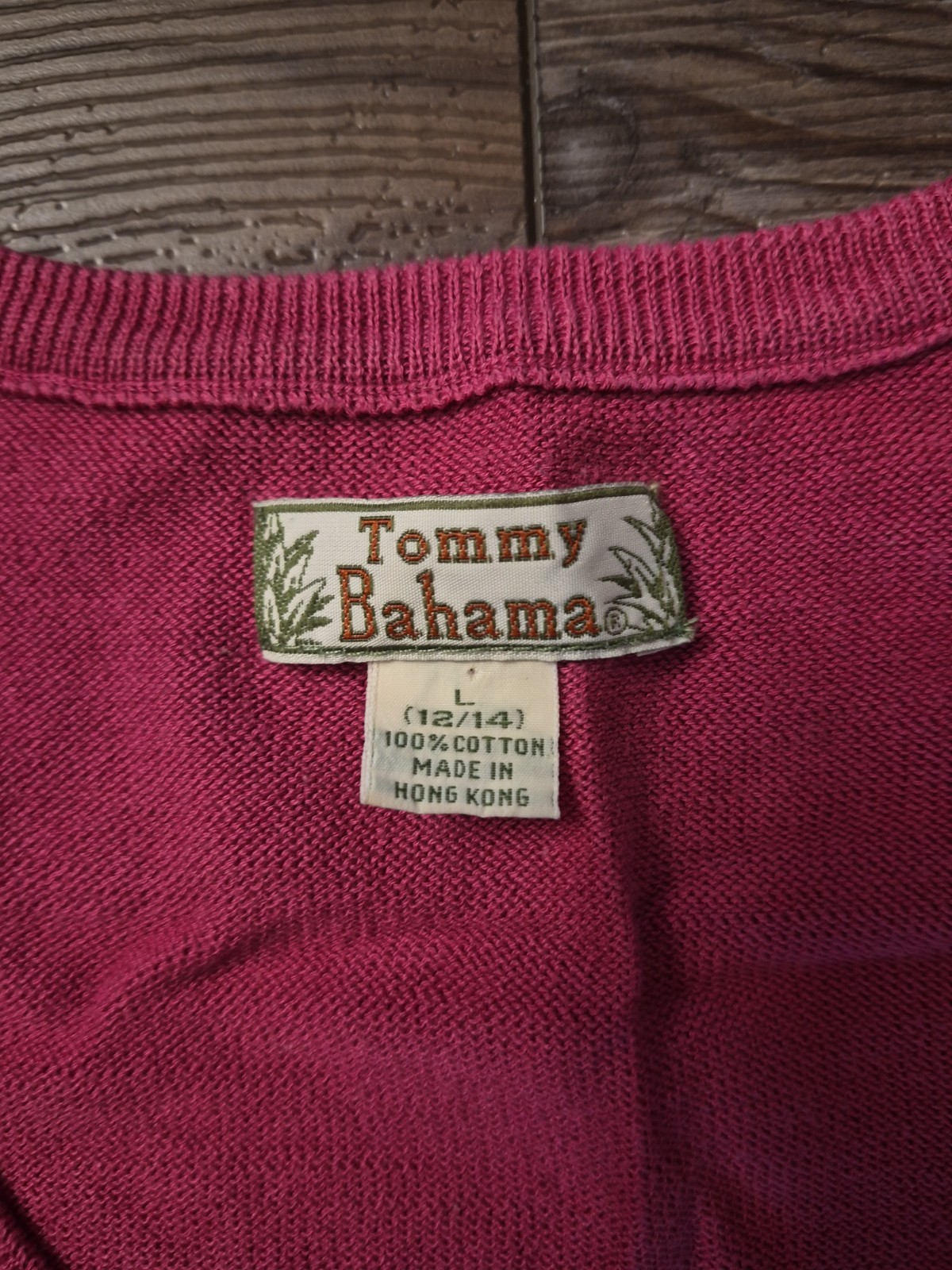 Vintage label Tommy Bahama women’s magenta sweater sleeveless top
