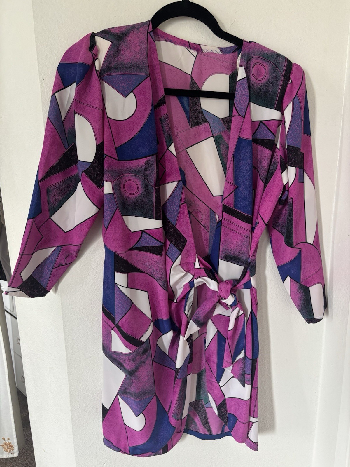 80’s Robe Top With Shoulder Pads And Half Sleeves Purple Geometric Design Medium