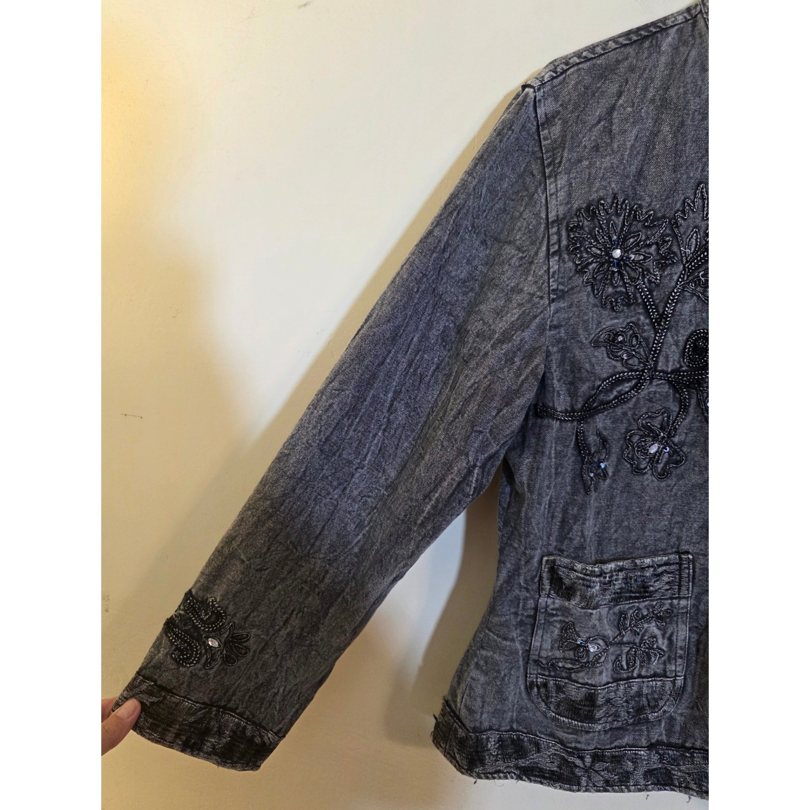Flashback Vintage Acid Wash Denim Jacket Embroidered Beaded Floral Black Womens