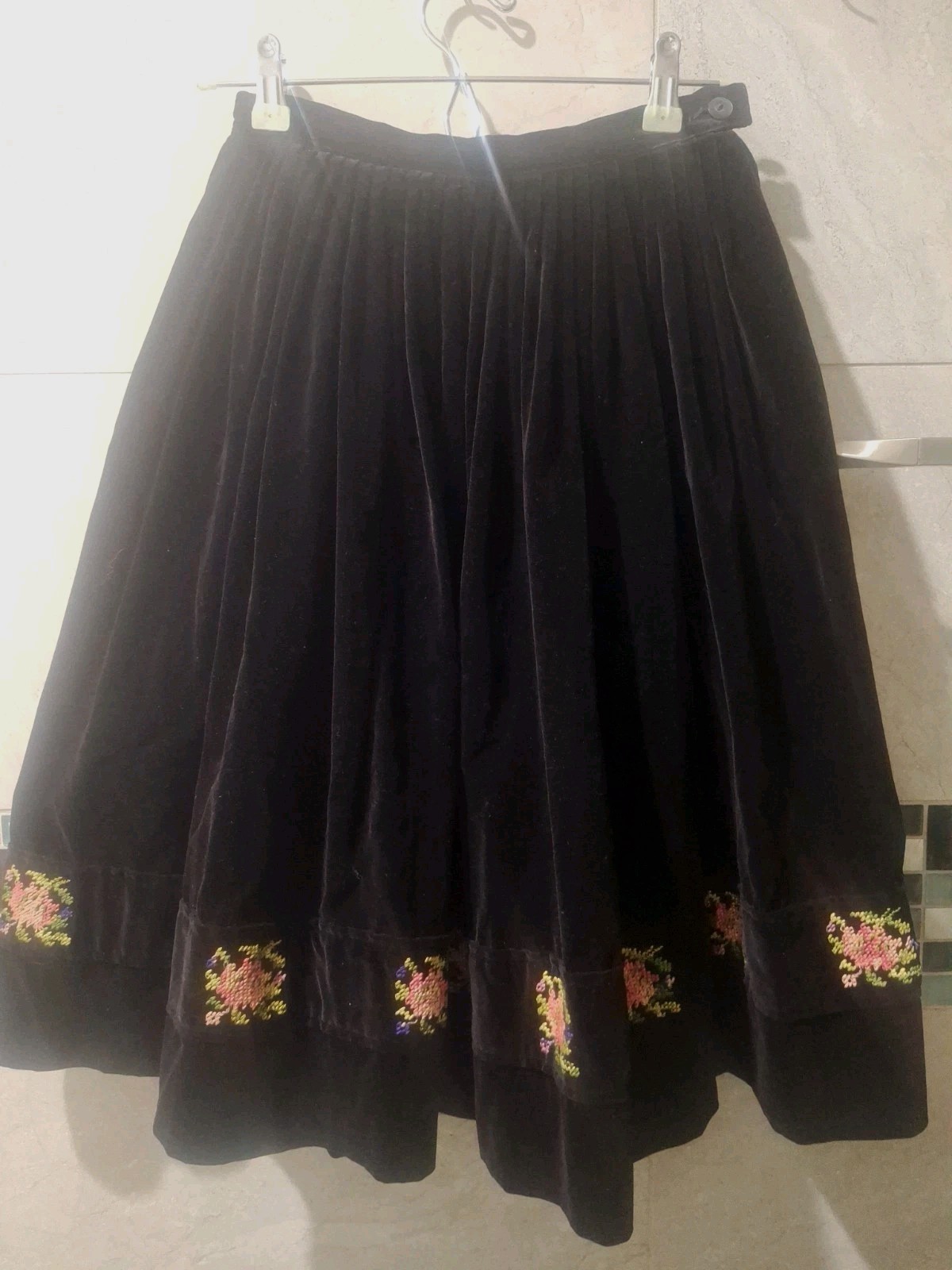 Vintage 1950s, Velvet Hand Embroidered Full Circle Skirt Whimsigoth Cottagecore