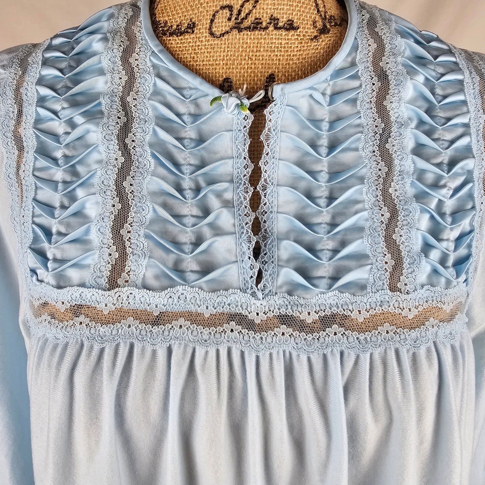 Vintage Vanity Fair Blue Nylon Lace Trim Long Sleeve Nightgown Sleepwear Small