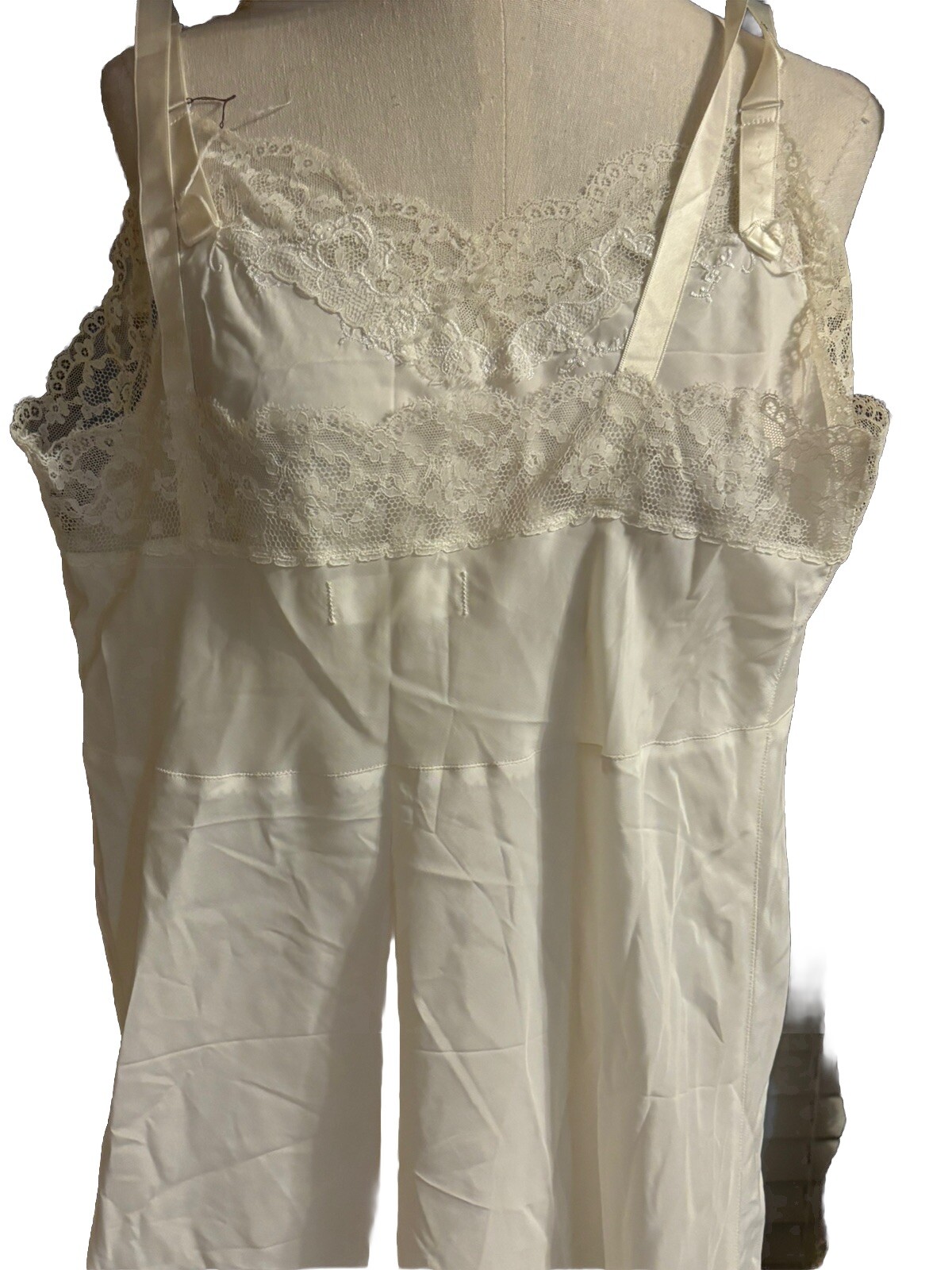 Vtg Barbizon White Lace Crepe Remarque Slip Sz 34