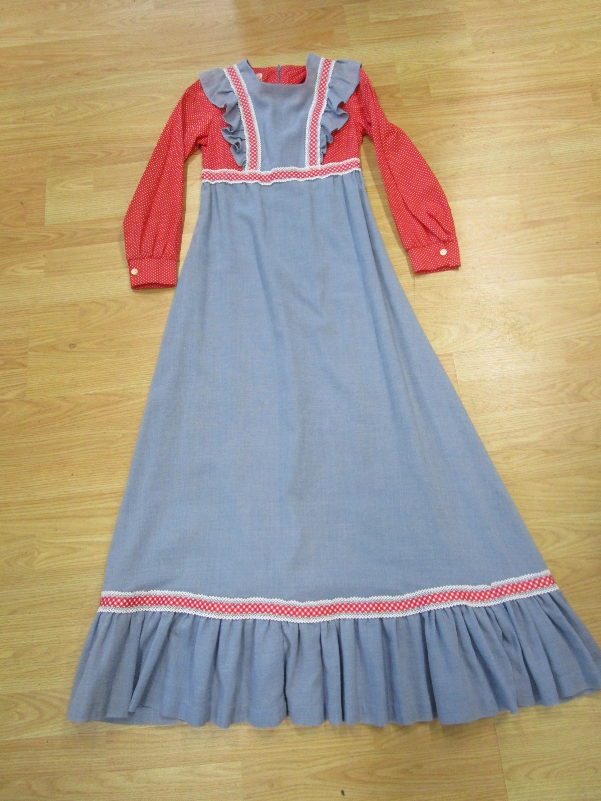 1970s Maxi Dress Edwardian Renaissance Boho Hippie Vintage Size S/32 ” Bust