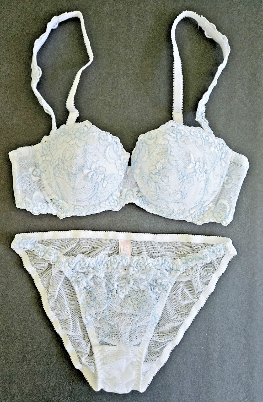 Victorias Secret 34B Bridal Lace String Panties Medium Bra Set White Blue 34 B
