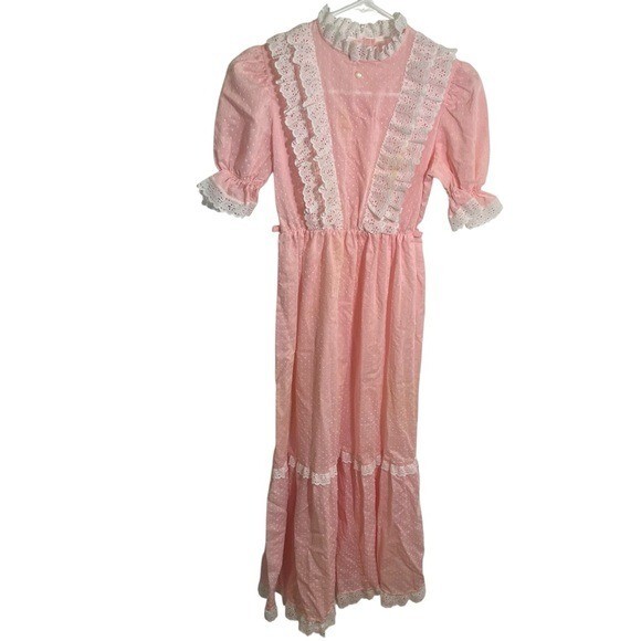 Vintage Women’s Dress Nightgown Light Pink White Lace Swiss Dot Ruffles