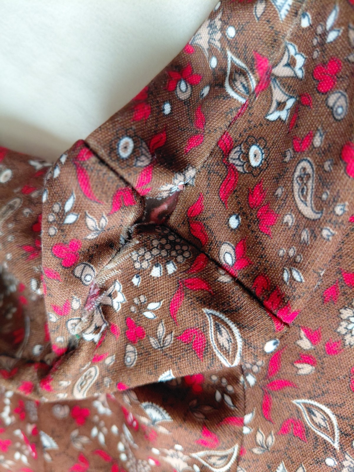 Vintage 1970s Sears The Shirt Paisley Blouse Brown Red Dagger Collar Western XL