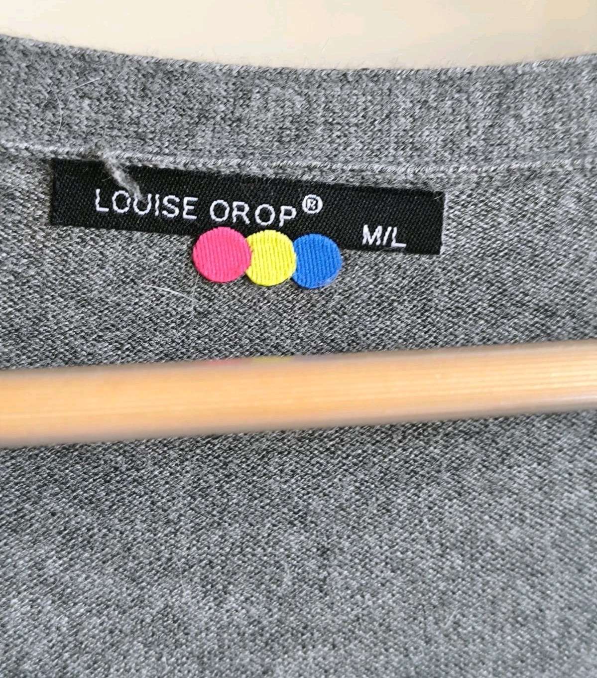 Beautiful vintage women’s grey Louise Orop cashmere, new wool, angora cardigan