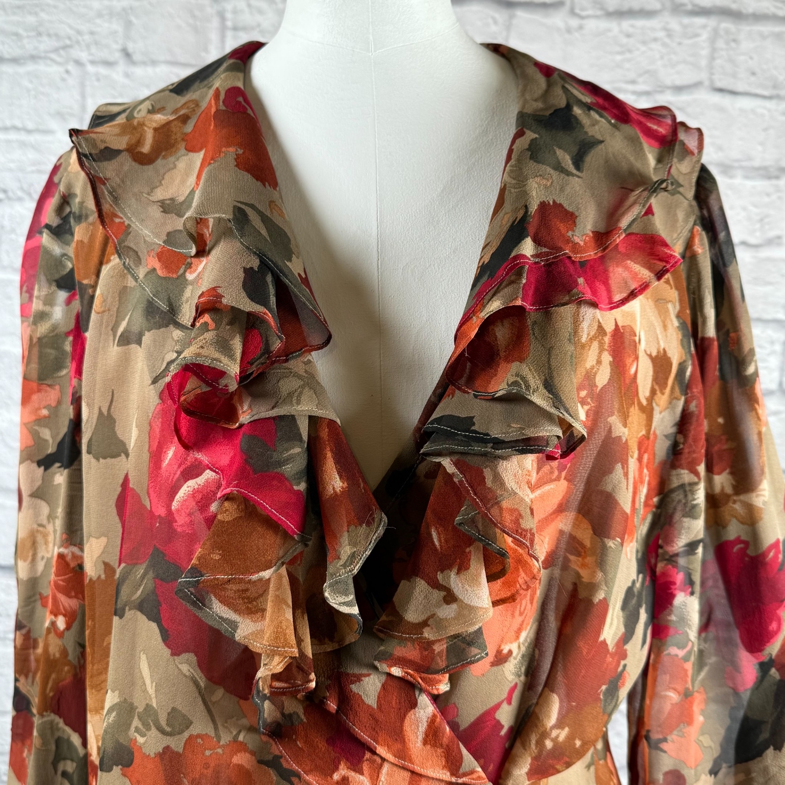 Vtg Capriccio Sheer Silk Floral Blouse Women’s 8 Medium Ruffled Shirt