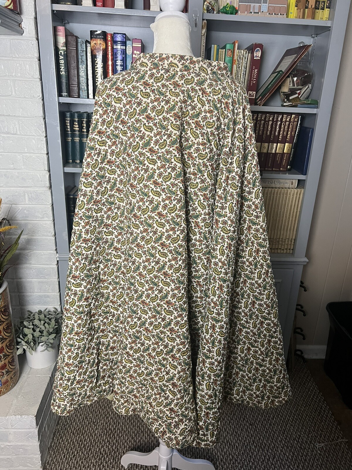 Beautiful Vintage Opera Cape Paisley Pale Green Hand Sewn