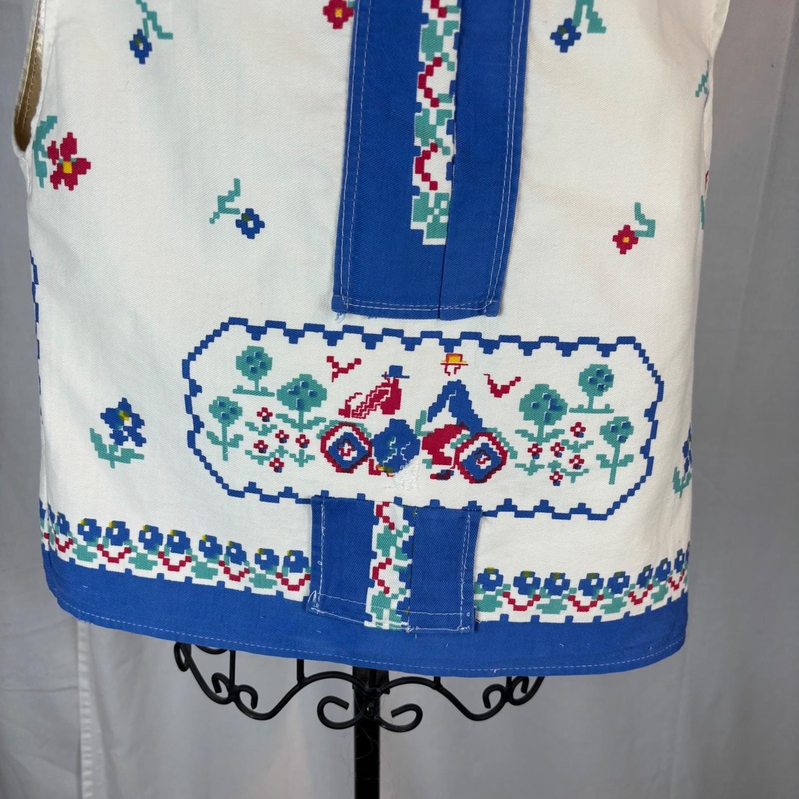 Vintage Handmade Upcycled Folk Art Cross Stitch Print Vest White Blue Gold Lined