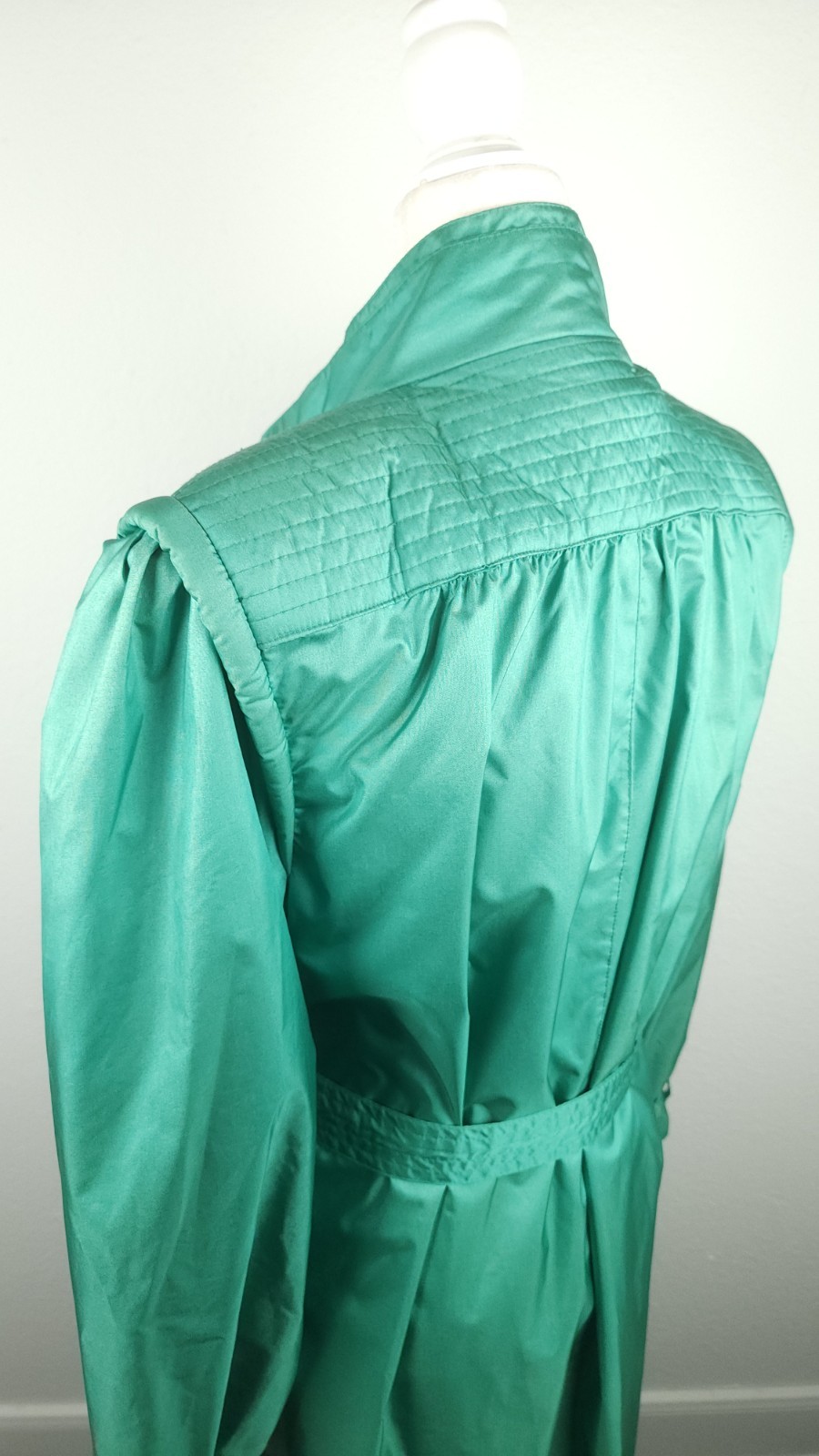 Vintage 70s 80s Green Raincoat Trench Belt Water Resistant Shoulder Pads Size M
