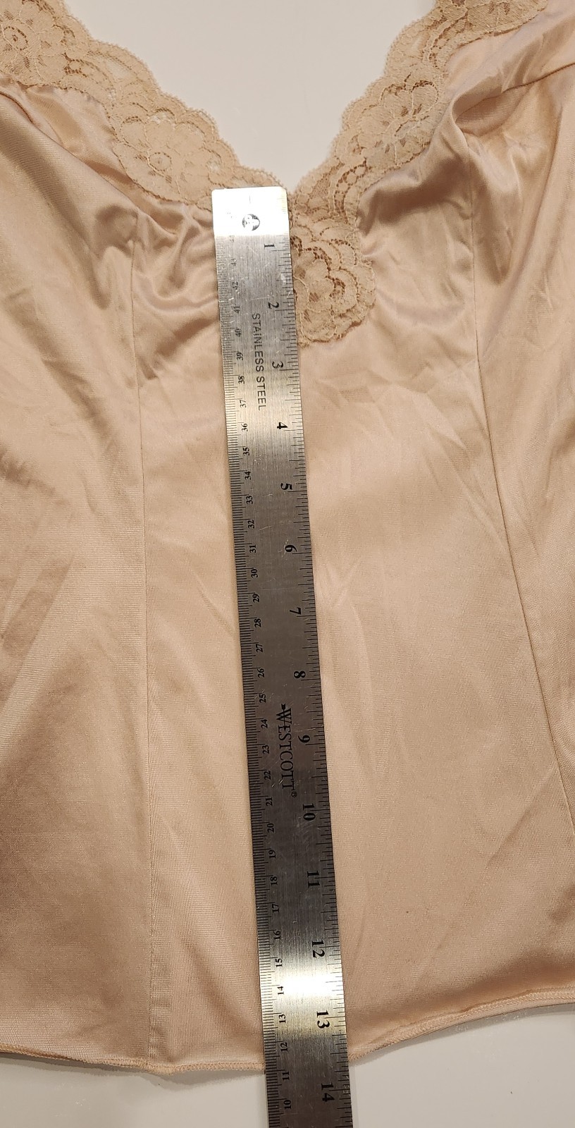 Vintage VASSARETTE Camisole Tank Top Beige Sz 32/XS Silky Nylon V-Neck Lace Trim