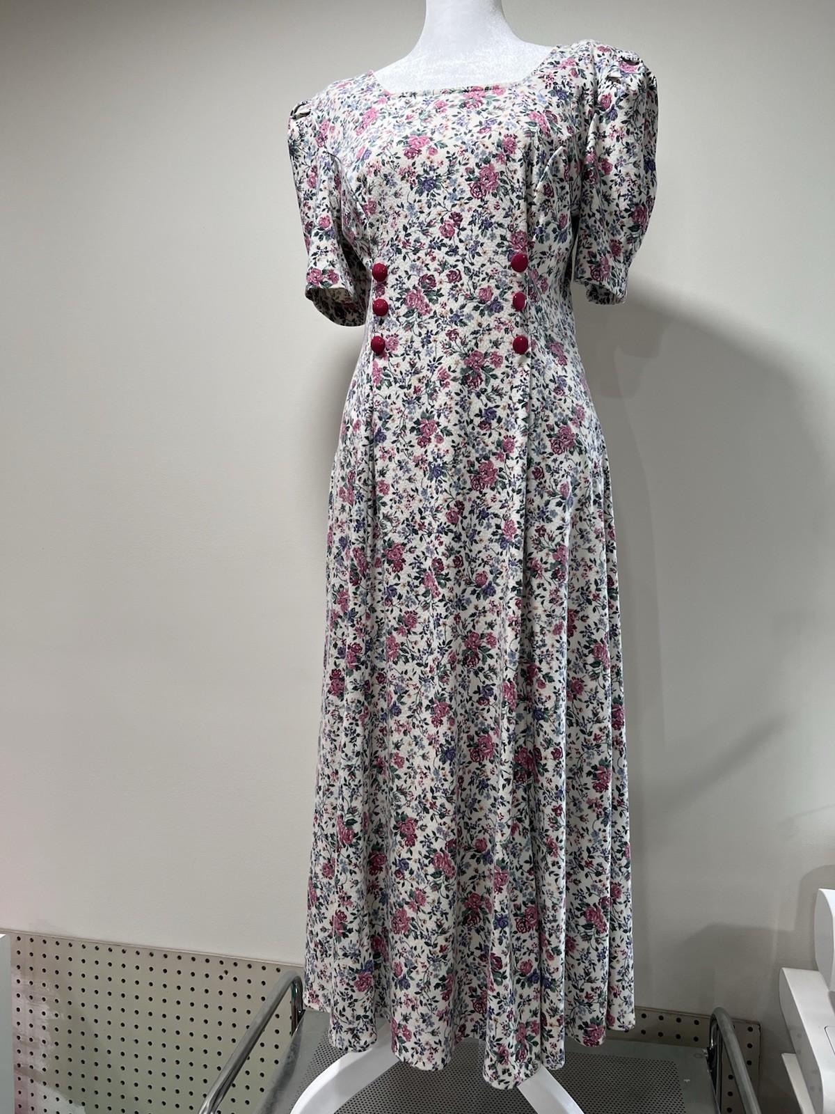 Vintage Tabby Floral Dress 70’s Size Medium