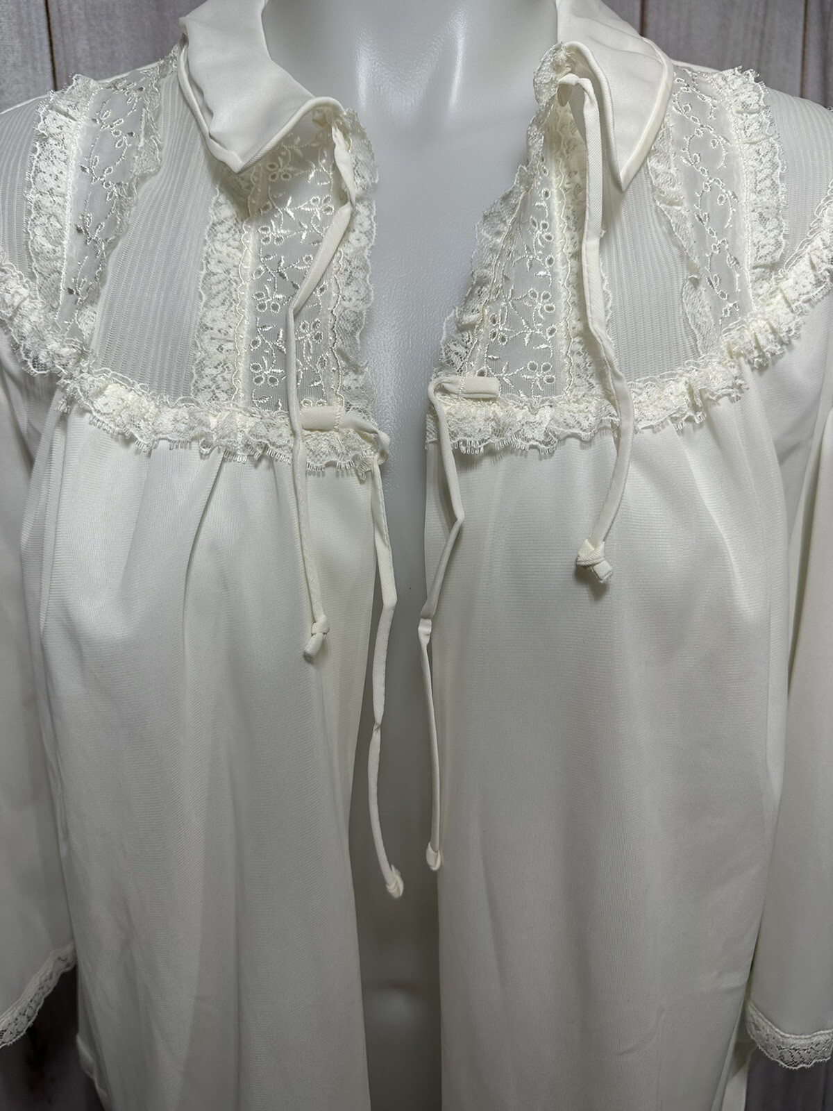 Vintage Seamprufe M Nylon Ivory White Topper Short Sleeve Lace Prairie Sheer USA