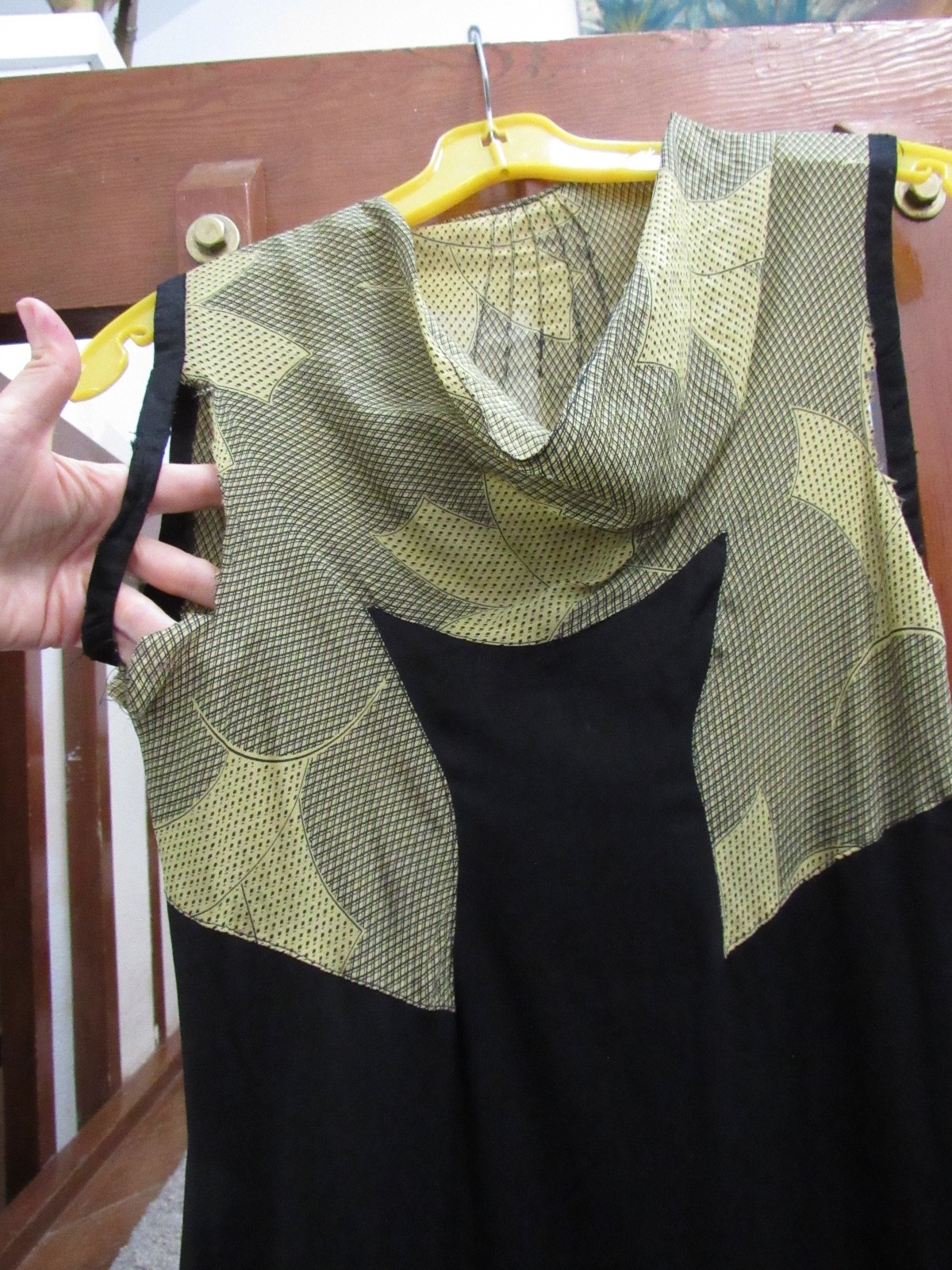 20’s Old Hollywood FLAPPER Modern 30s SILK black yellow Art Deco Dress VTG 40s