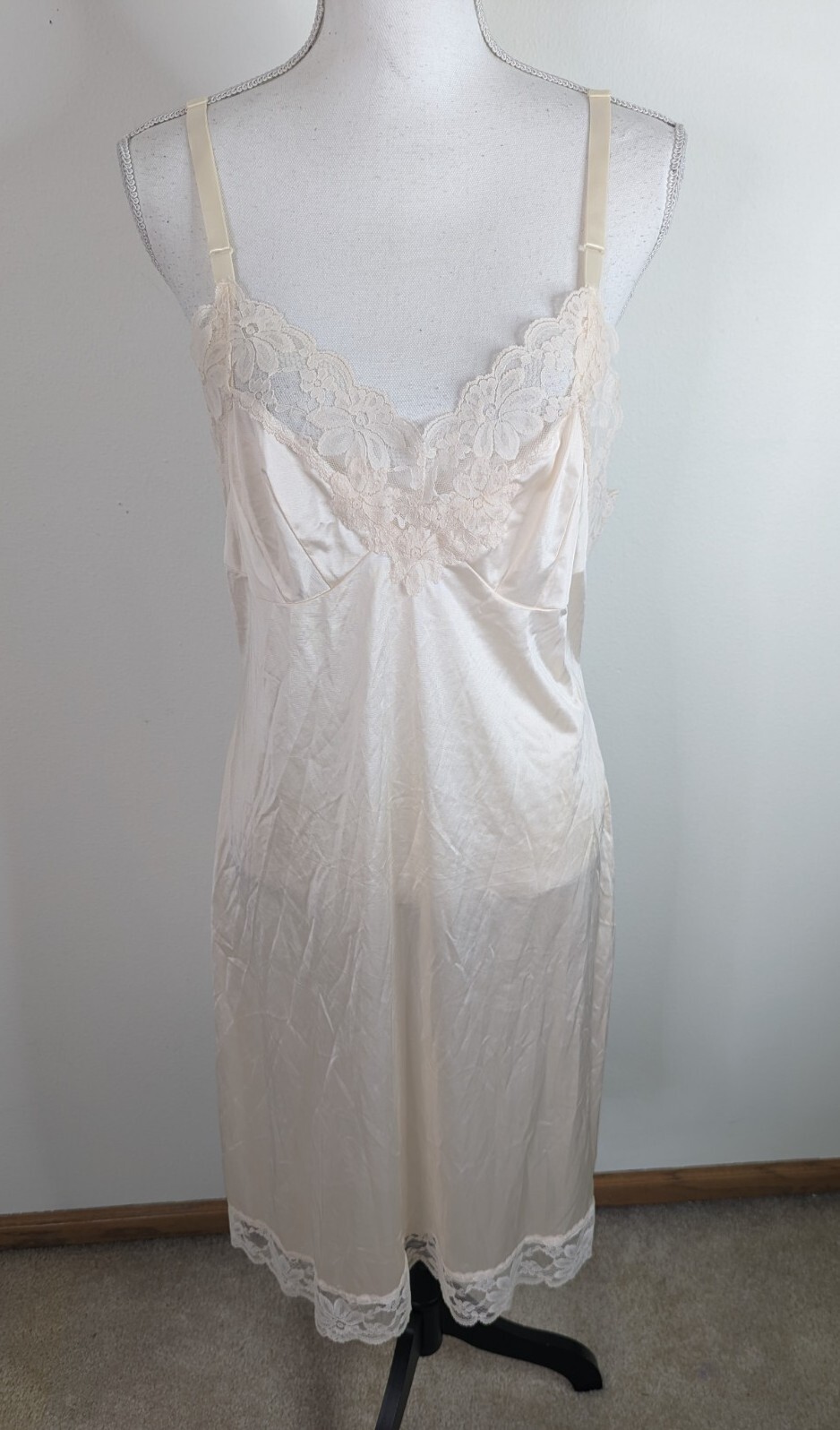 Vintage Fair Lace Nude Silky Nylon Dress Slip Nightgown 38 Tall D2S