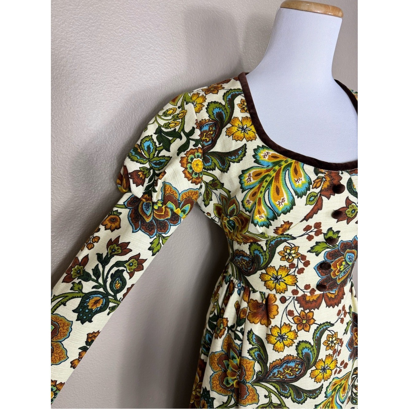 California Charmer 60’s Regency Tapestry Fabric Prairie Dress