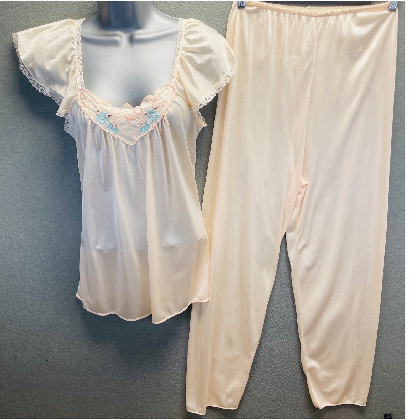 Vintage Mirage Nylon Tricot Pajama Set Lace Camisole Lounge Pants Peach S