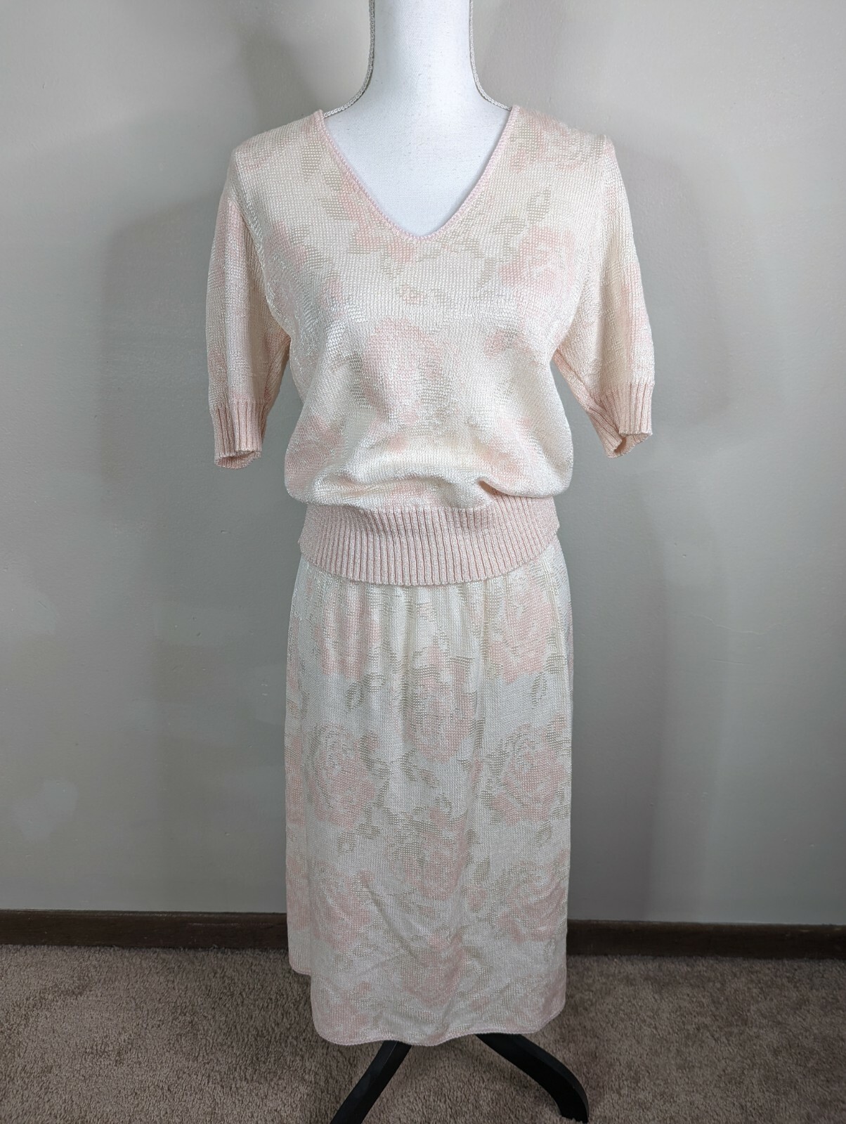 Vintage 80s Short Sleeve V Neck sweater skirt set Pink Floral Small 4/6 D2S