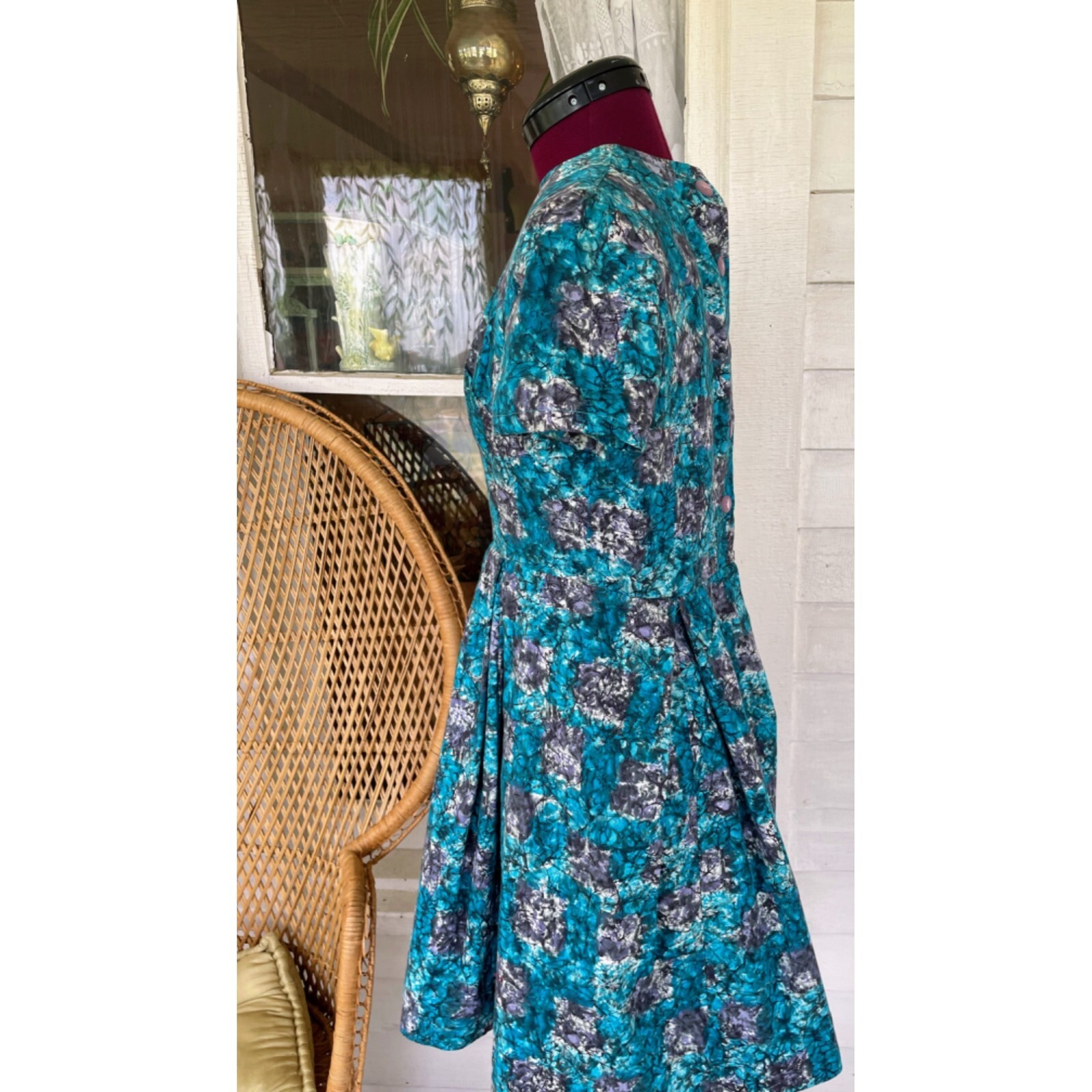 Vintage 1950s Polished Cotton Floral Pleated Shortsleeve Dress Small