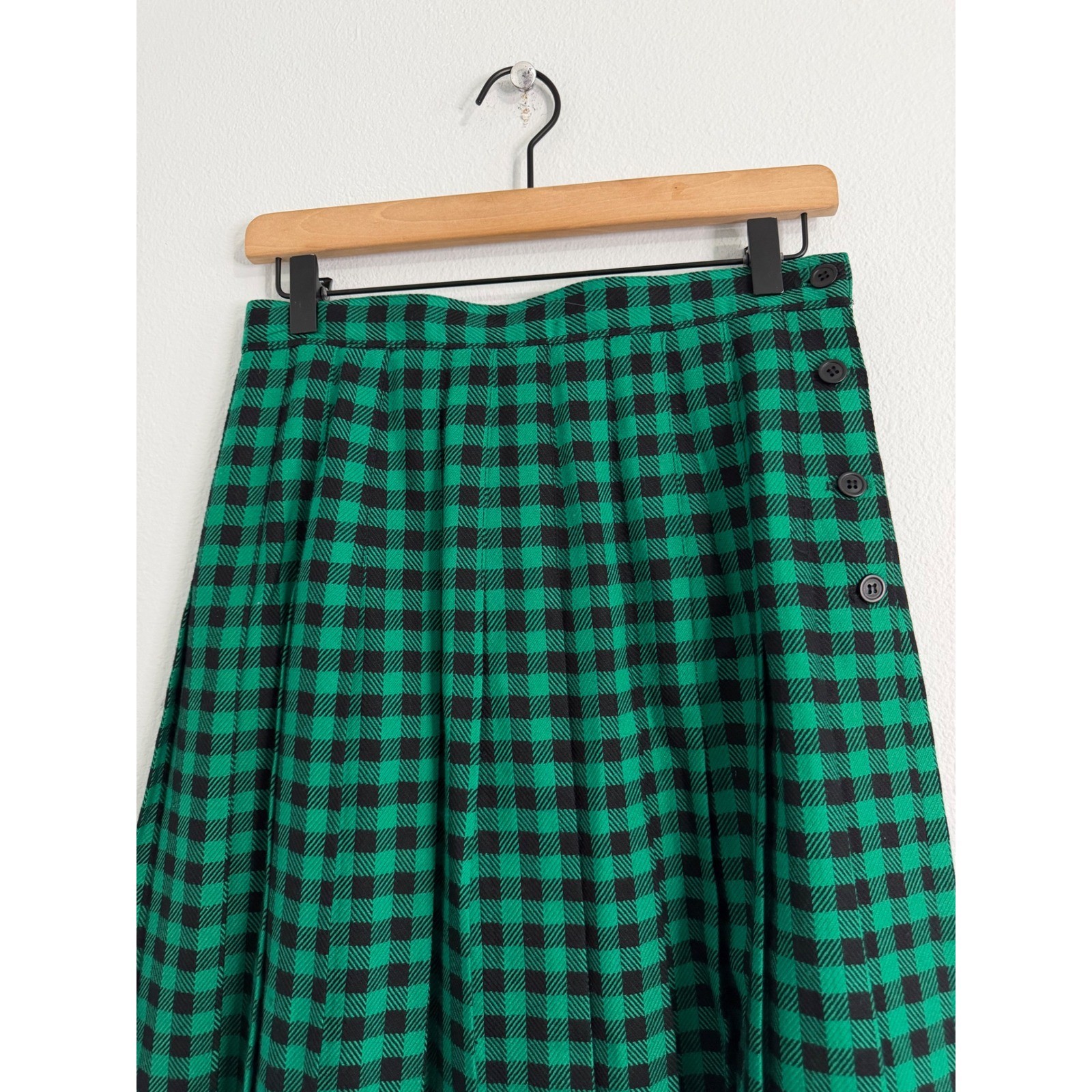 Vintage Micki – 100% Wool Pleated Skirt Green and Black Buffalo Check Plaid