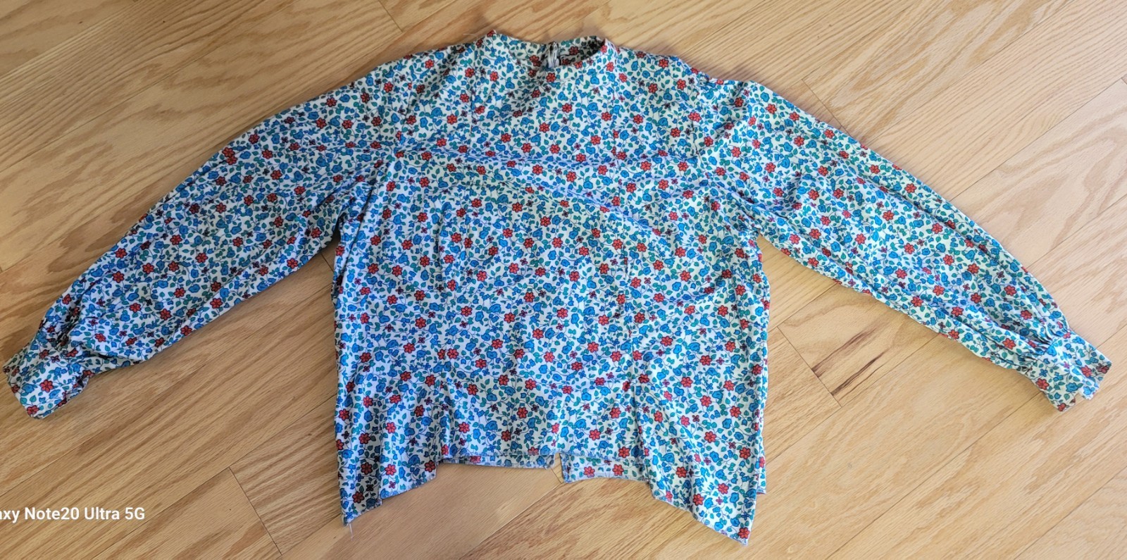 Vintage 1960’s – 1970’s Summer Floral, Long Sleeved, Hippie, Prairie Med/Lg.