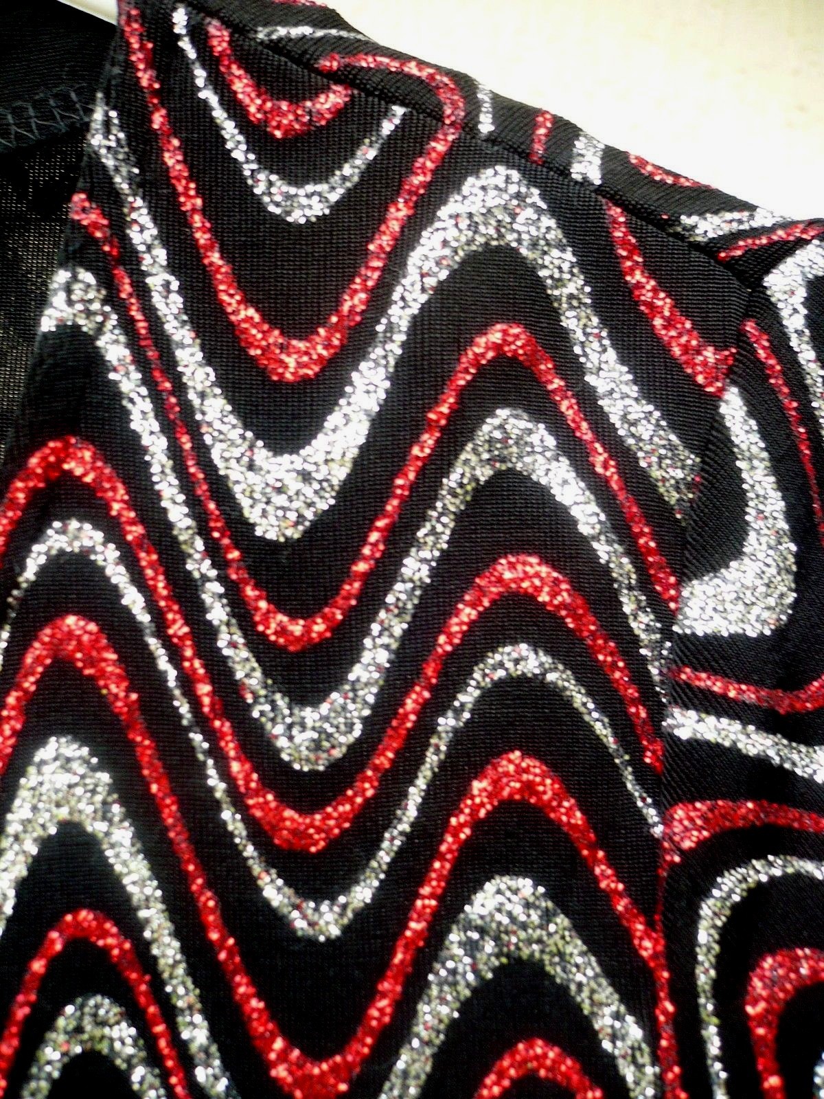VTG DRESSBARN M RED SILVER SPARKLE EVENING SPIRAL WAVE STRETCH TOP BLOUSE WOMEN