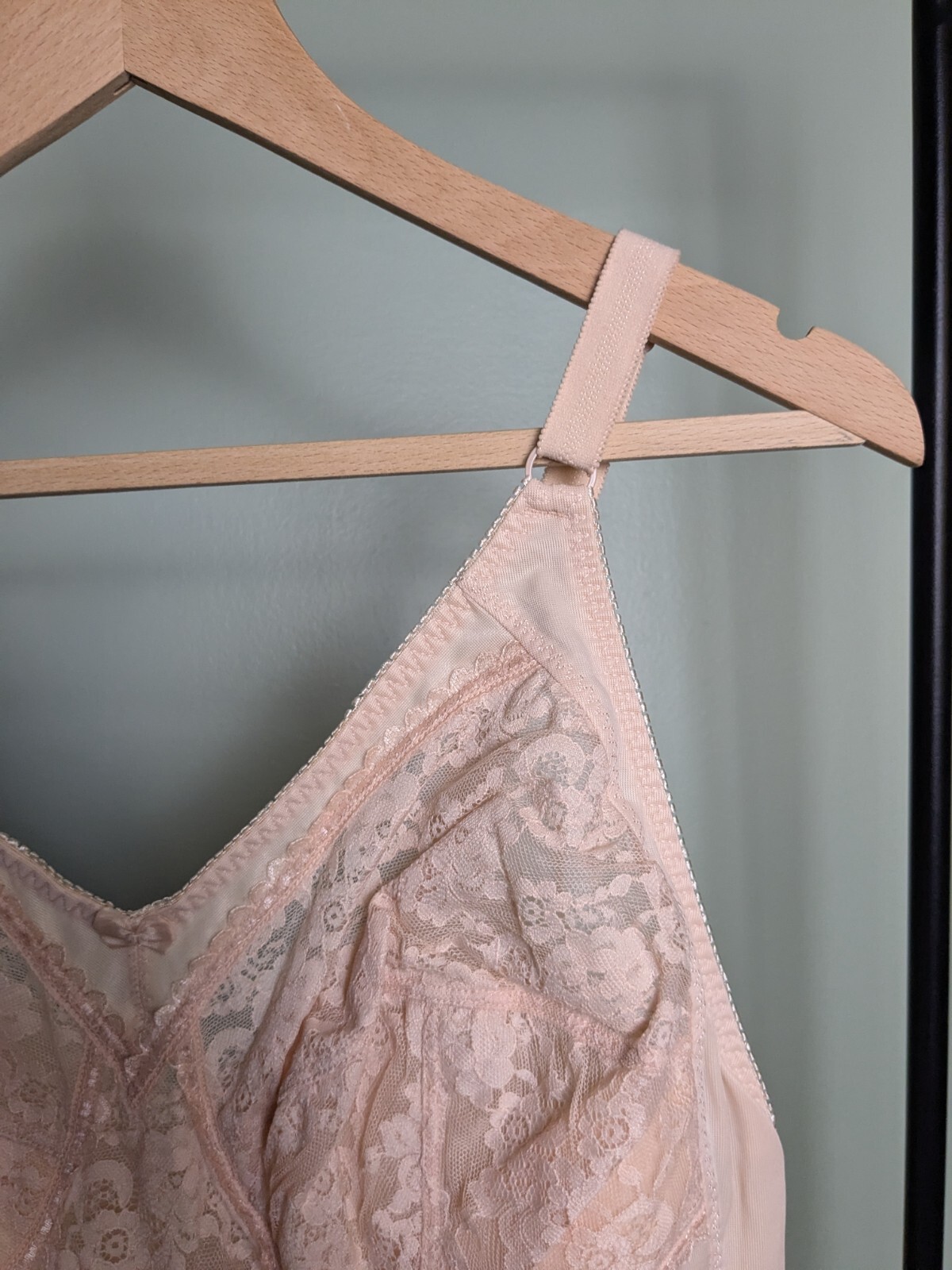 Lace Shapewear Pale Pink/Beige Undergarment