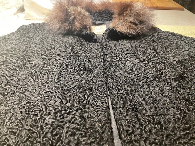 Vintage black Pershing jacket with raccoon fur collar, size medium, fully lined,