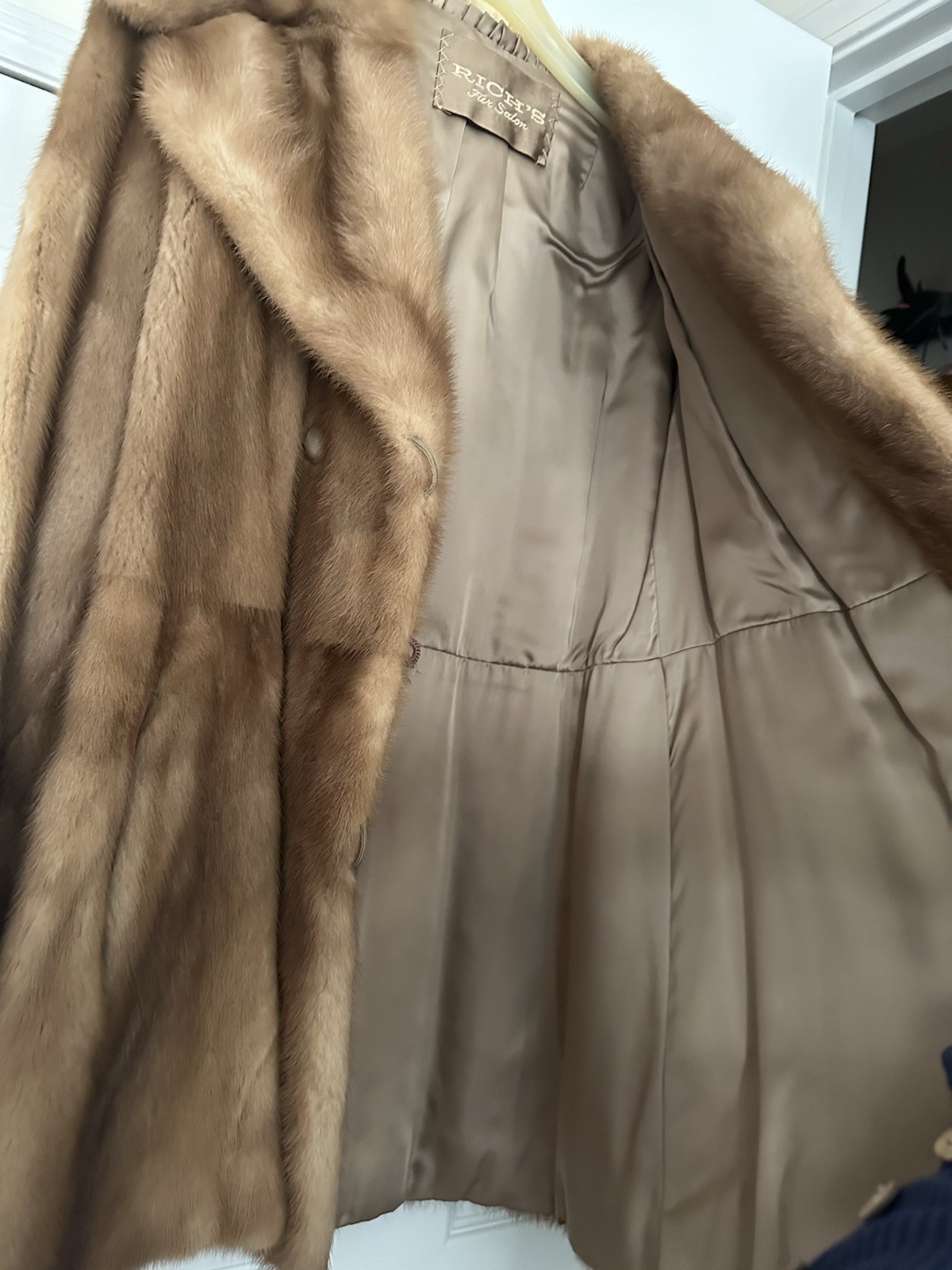 Rich’s Fur Salon Women’s Vintage Brown Fur Coat Classic Elegant Outerwear
