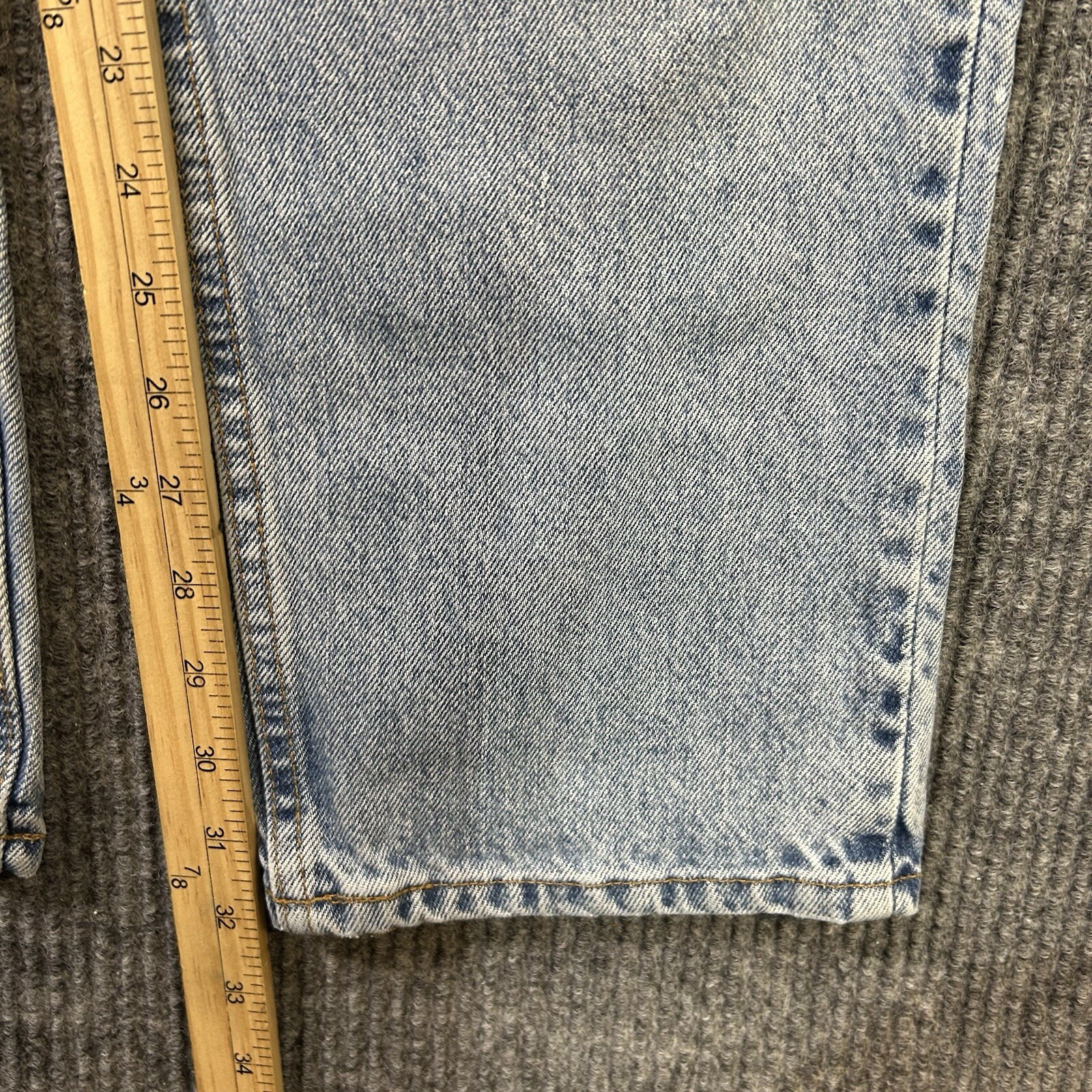 Vintage Levis Jeans 556 Women’s 32/32 Guys Fit Straight Leg