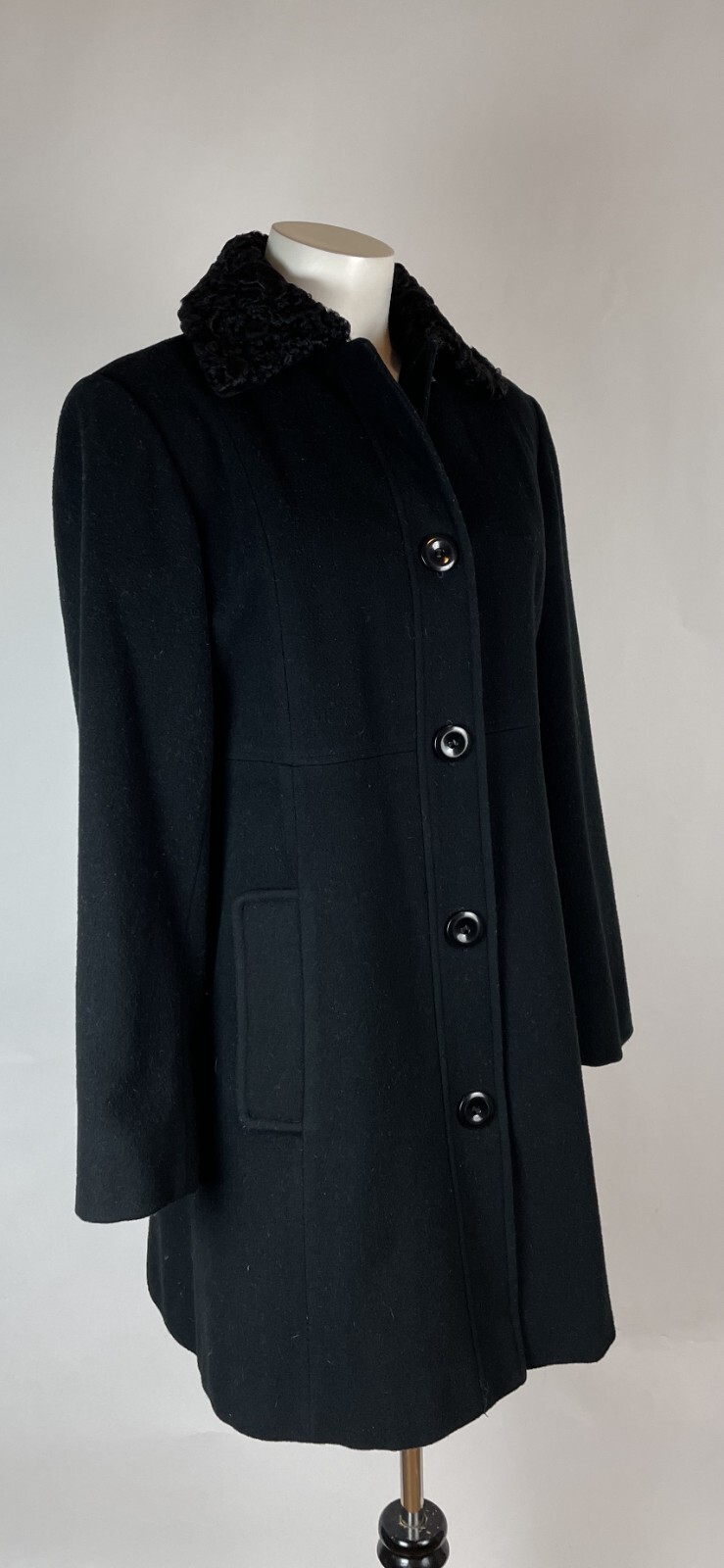 Vintage 80s SCAASI black 100% merino wool + Lamb Fur trim Heavy Coat 4, LINT