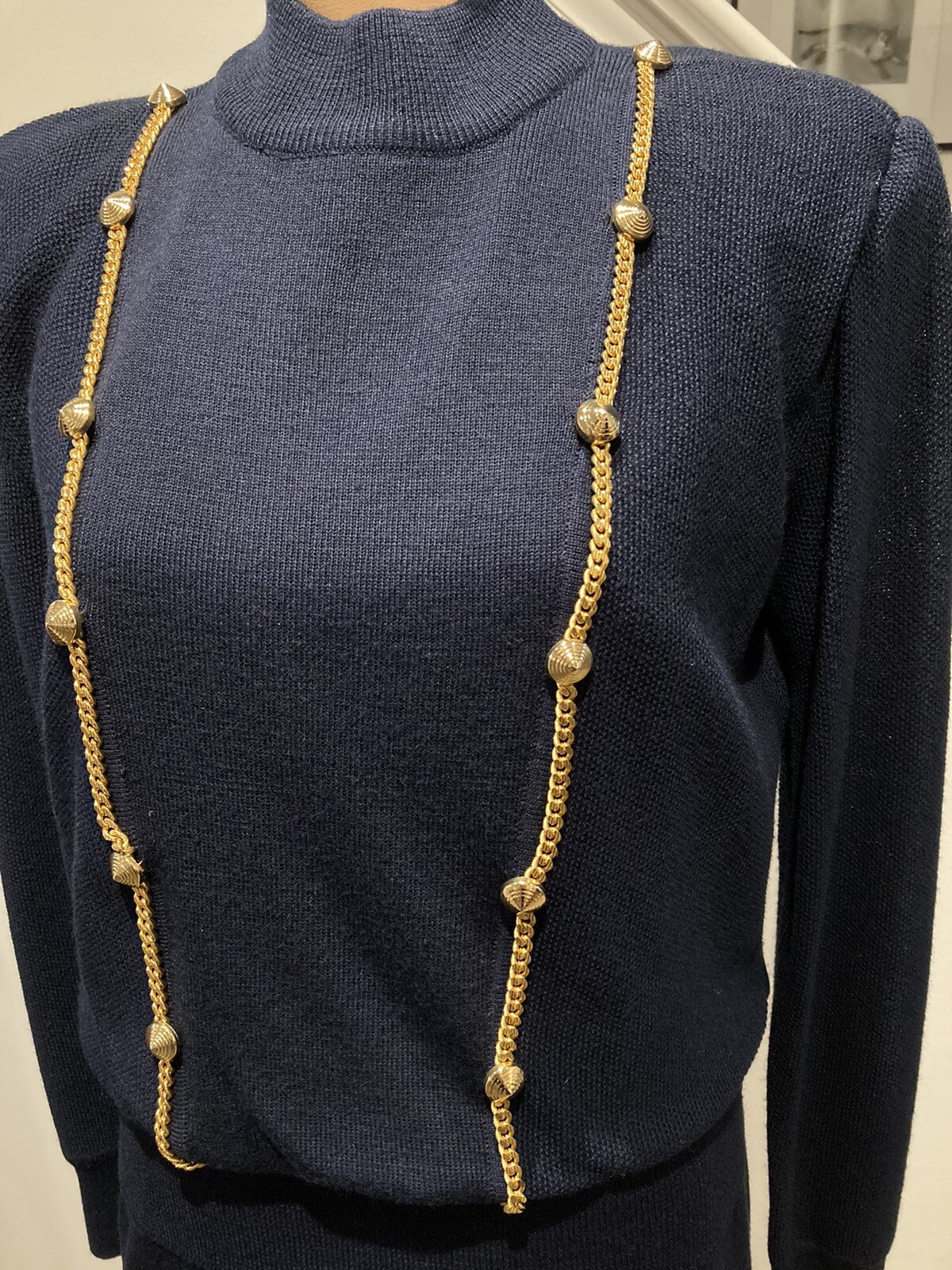 LOVELY VTG CIAO LTD NAVY BLUE KNIT DRESS w GOLD CHAIN ACCENTS – SZ 4