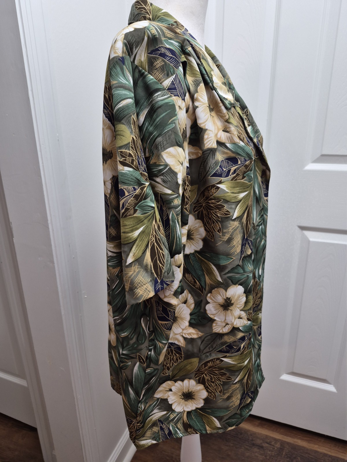 Truffles by YB HTF Women’s Hawaiian Tropical Button Down Shirt, Shoulder Pads,