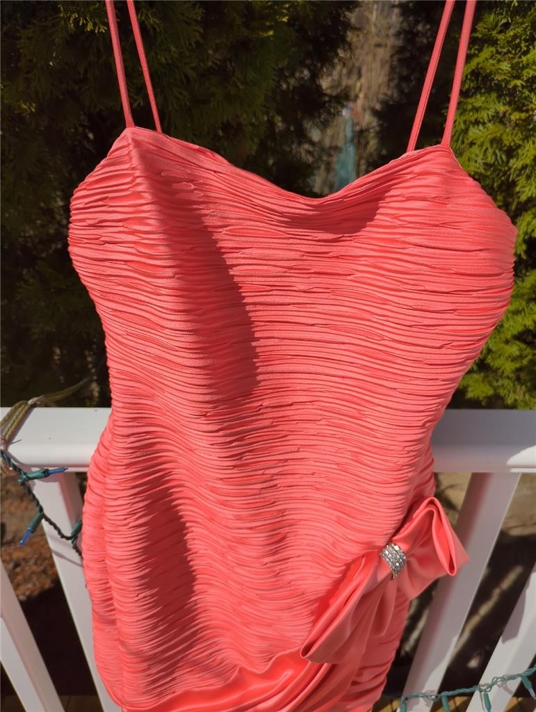 1980’s VTG. ORANGE RUCHED SPAGHETTI STRAPS RHINESTONE CLIP DRESS-32″ BUST-USA