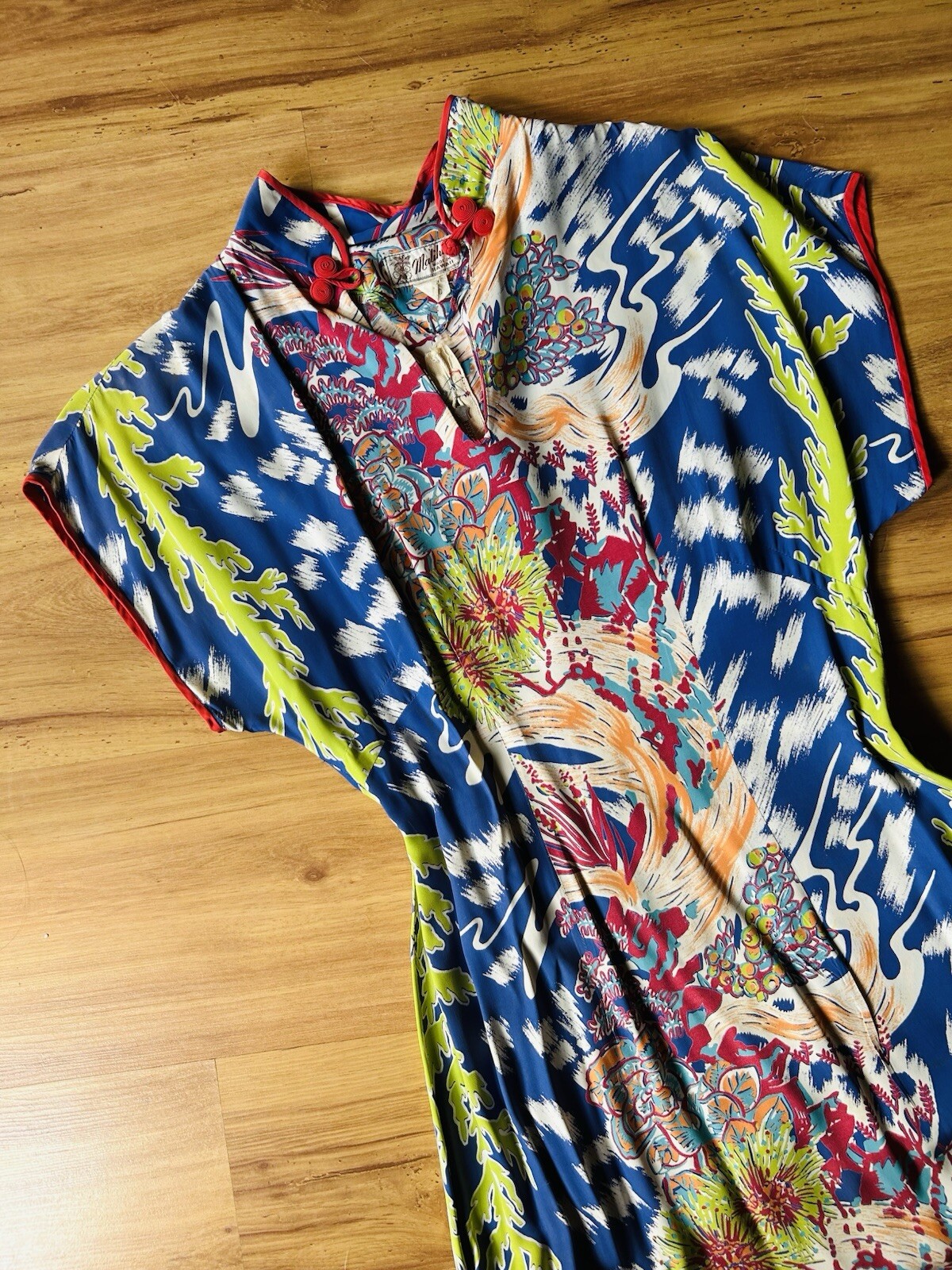 Vintage 1940s 40s Cold Rayon Wild Psychedelic Floral Hawaiian Dress Tiki Oasis