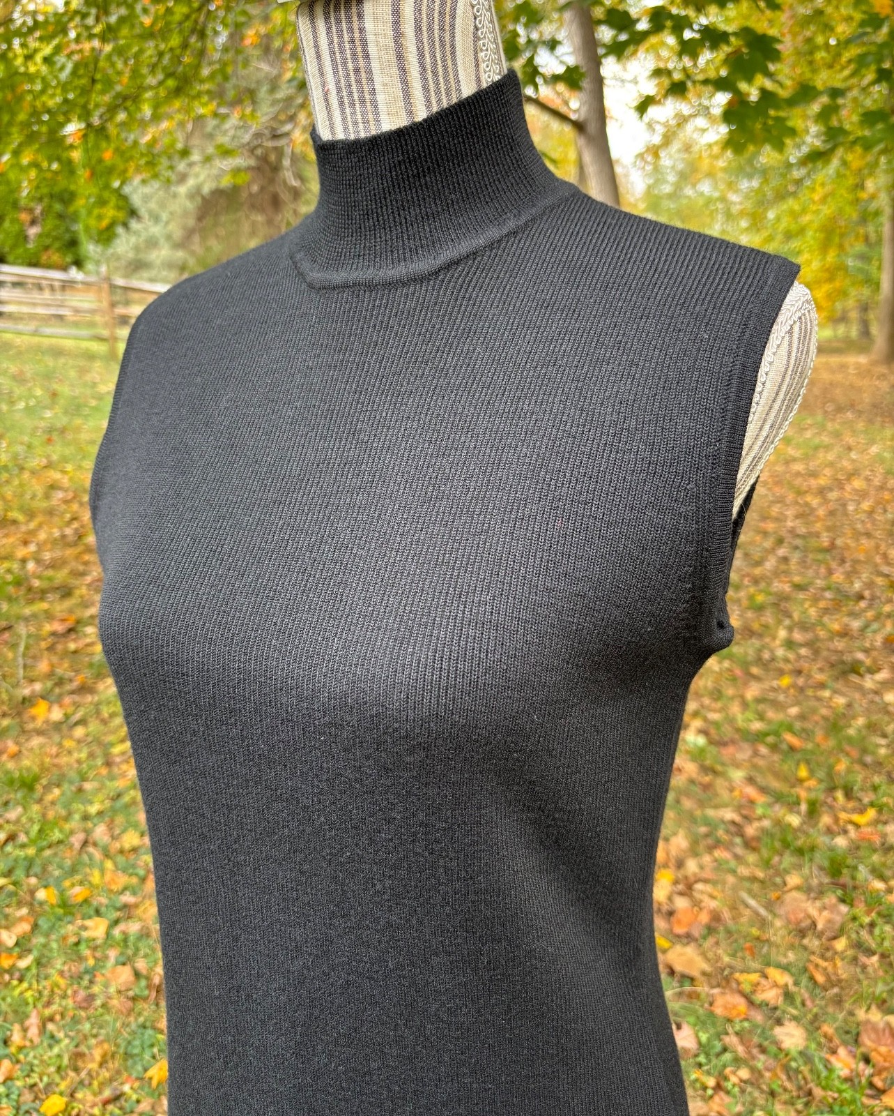 Vtg 1990 s JONES NEW YORK Sz Sm. Mock-Neck Sweater Sheath Dress 100%Merino Wool
