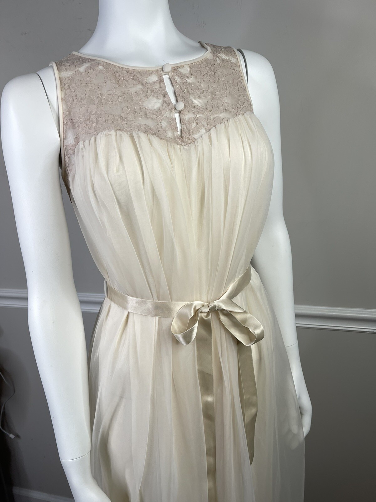 Vintage Komar Nightgown 36” Bust Petite Pale Blush Ivory Lace Chiffon Bow