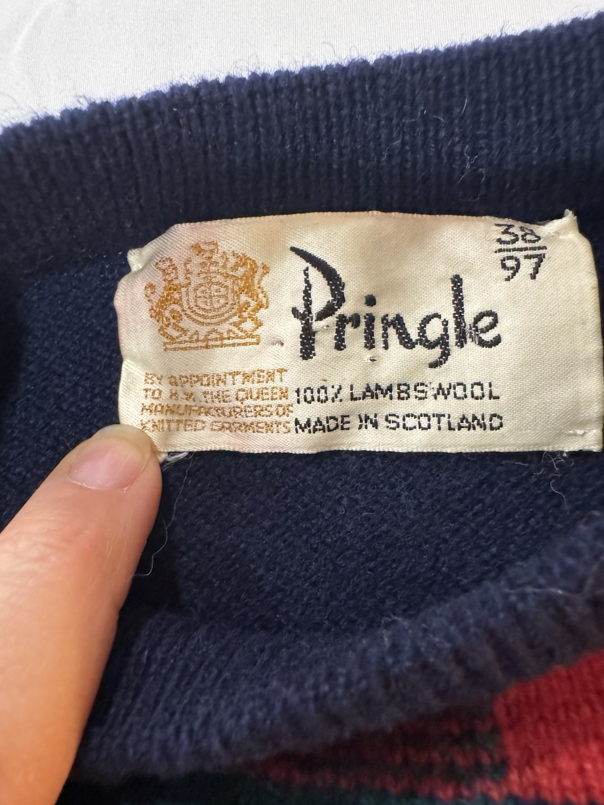 Vintage Pringle Sweater XS Woman’s/Youth – Made In Scotland 100% Lambs Wool