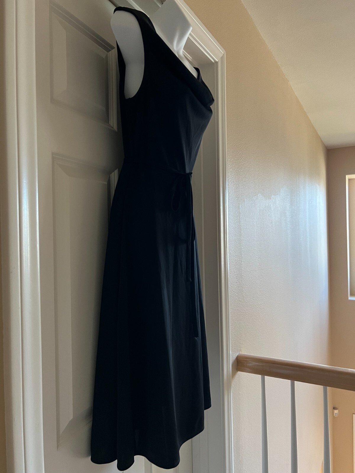 EXPRESS BLACK SLEEVELESS SIMPLE ELEGANT DRESS COWL NECK SZ 9/10 GORGEOS NEW