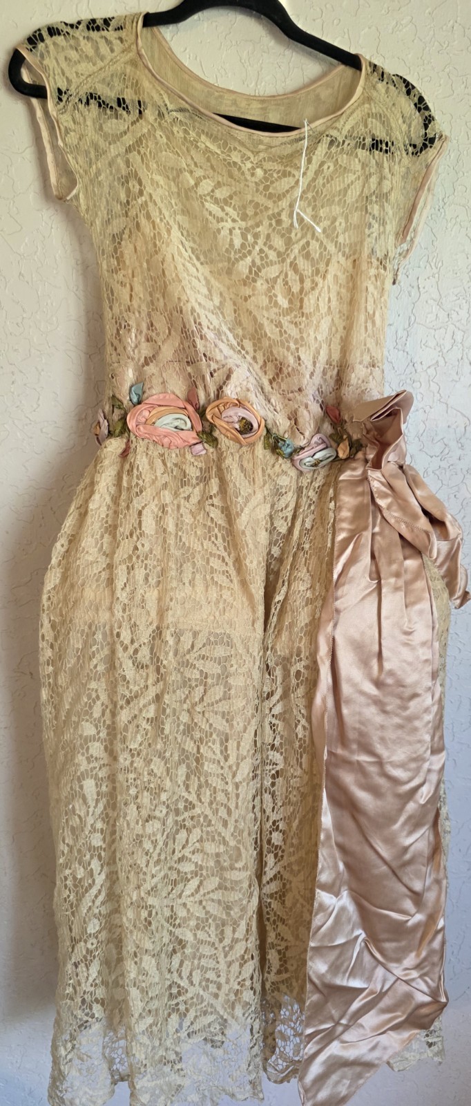 antique dress 1920s -30s ‘Robe de Style’ featuring a intricate floral motif