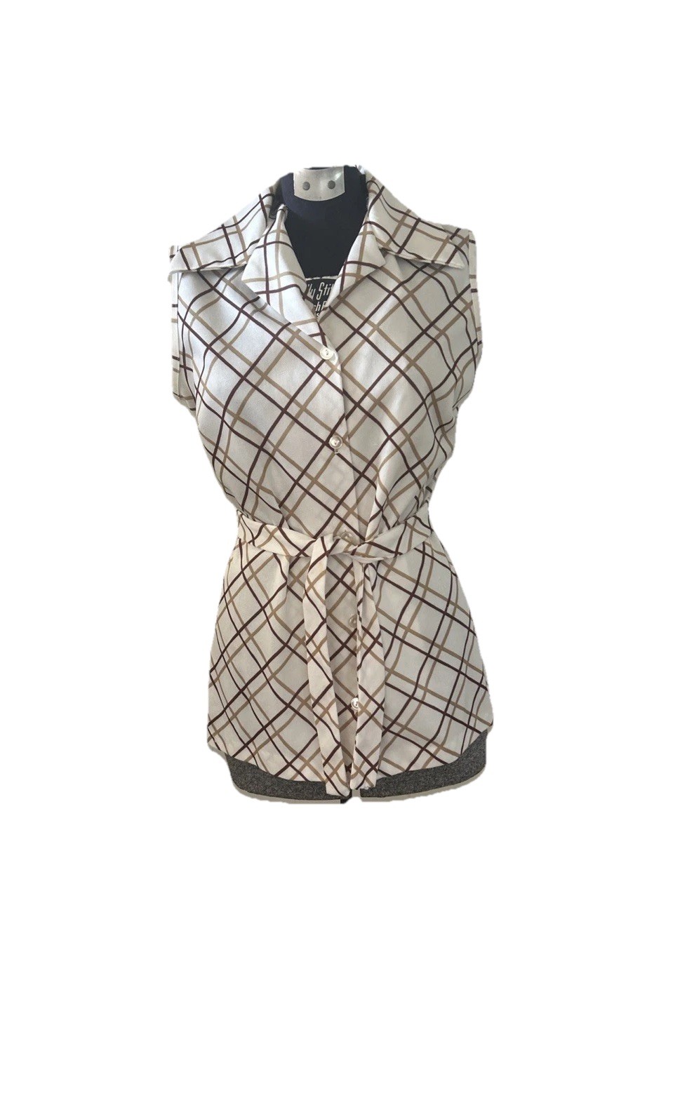 Vintage 1970’s Wide Collar Polyester Sleeveless Button Up Blouse With Waist Tie