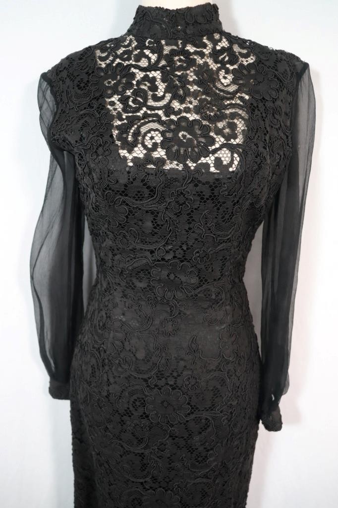 Vintage 1960’s Black Cotton & Silk Lace Cocktail Dress Size 6+