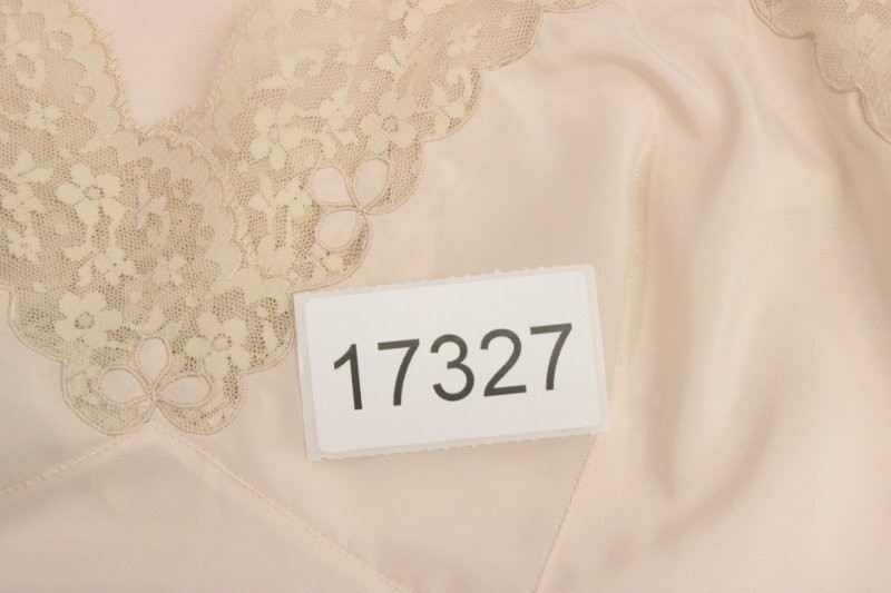 VTG Neiman Marcus Full Slip size 38 Beige Pink Wide Lace Trim Pinup Moulin Rouge