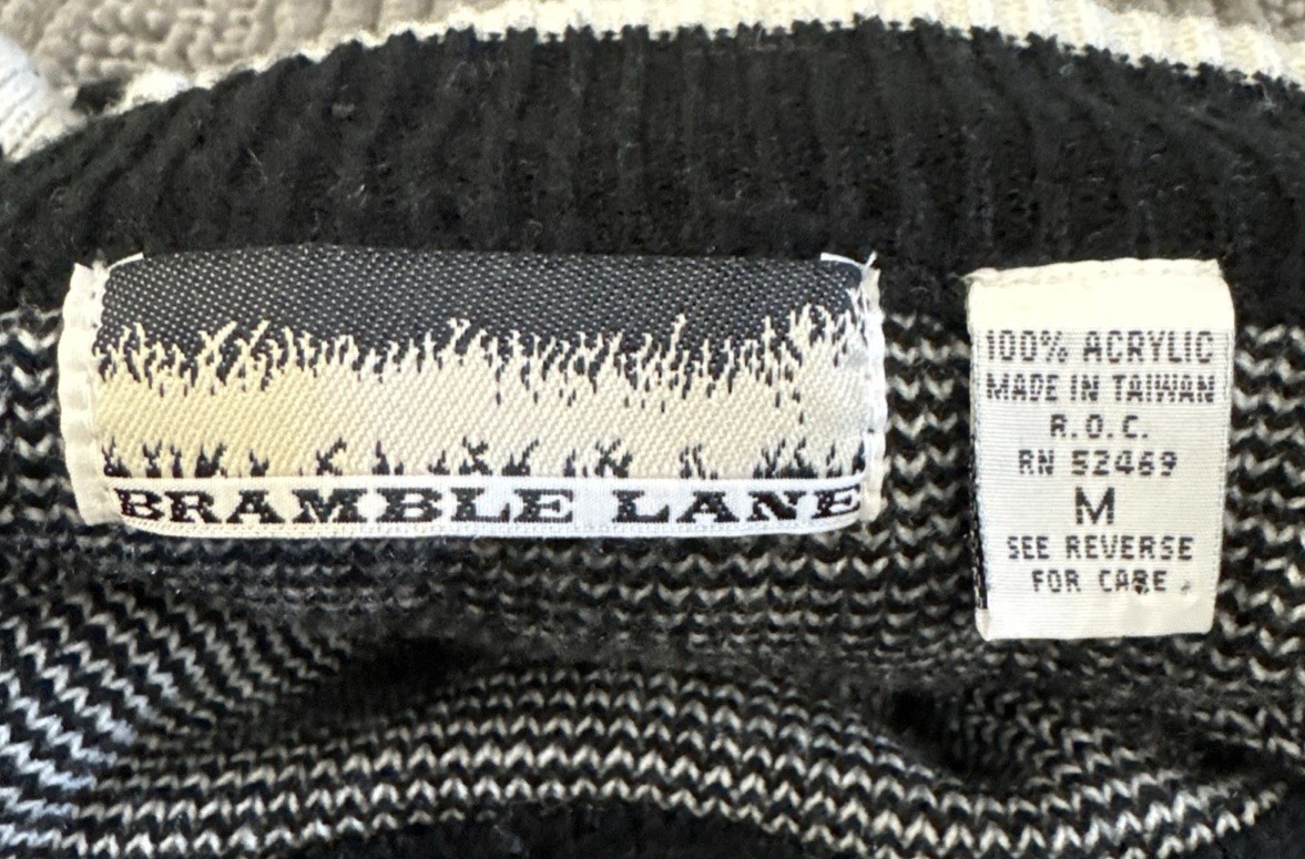 Vintage – 80s Bramble Lane – Graphic Sweater – Black/ White Mock Neck – Medium
