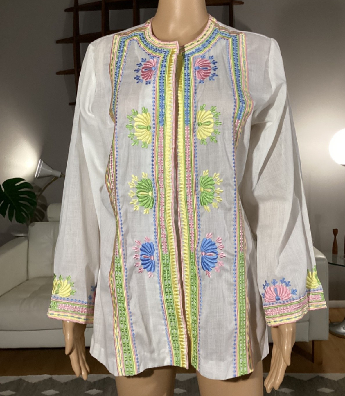 Vintage 70’s Veloso’s Boho Hippie Floral Embroidered Blouse Tunic Top Medium