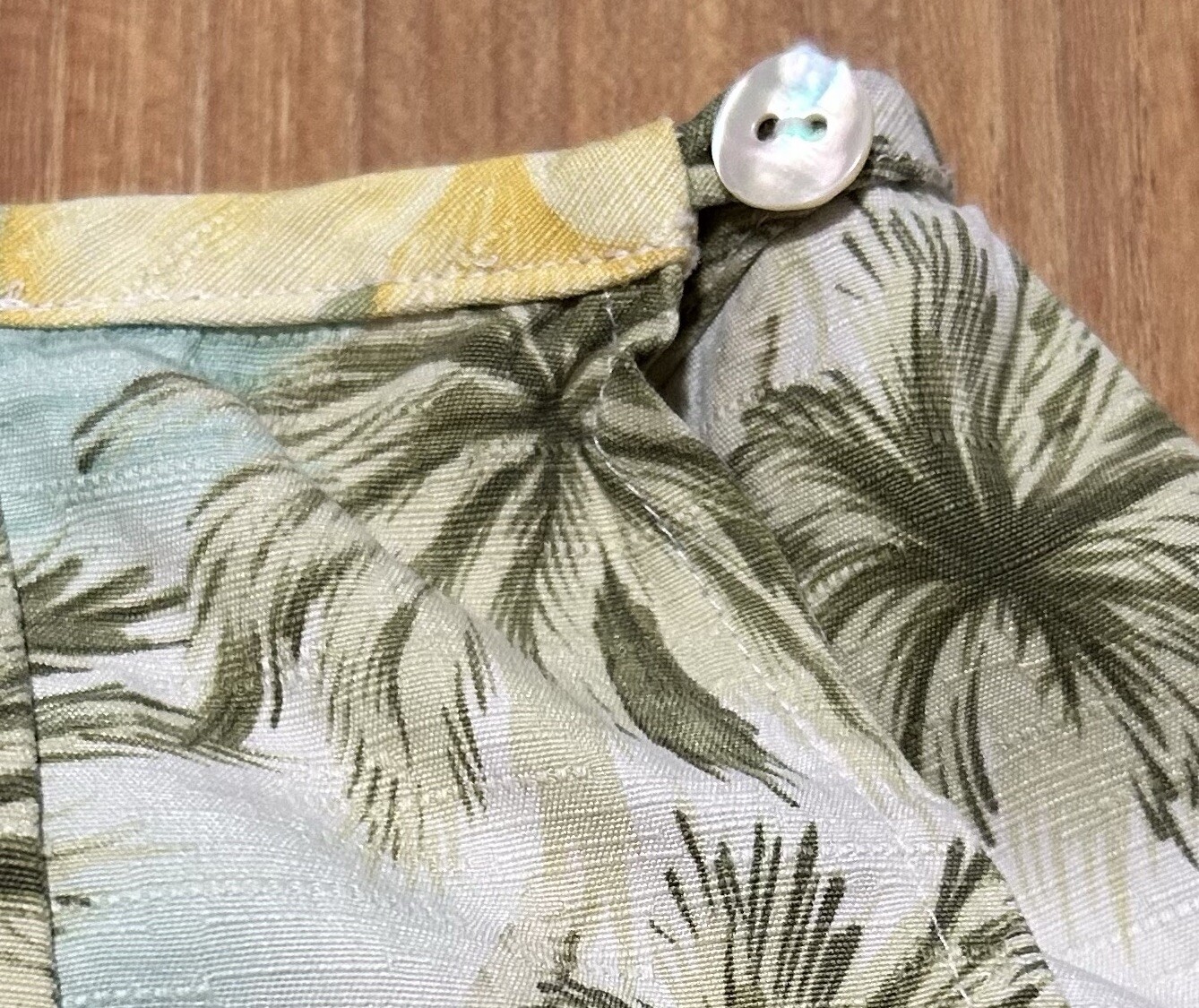Tommy Bahama Wrap Skirt Womens Sz 4 100% Silk Hawaiin Tropical Vacation Vintage