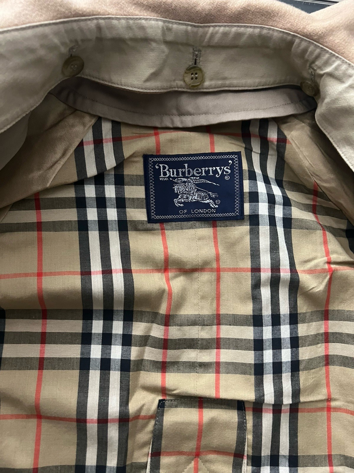 vintage Burberrys of London trench coat with NovaCheck liningexcellentcondition