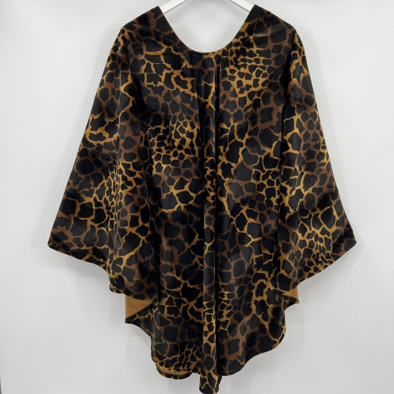 Kathleen Vintage 1980’s Velour Poncho One Size Cape Giraffe Mob Wife Fur Coat